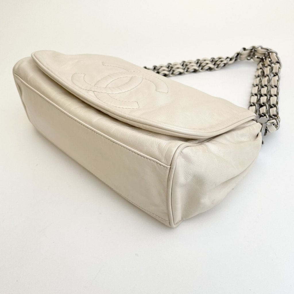 Ivory CC Seasonal Flap Bag