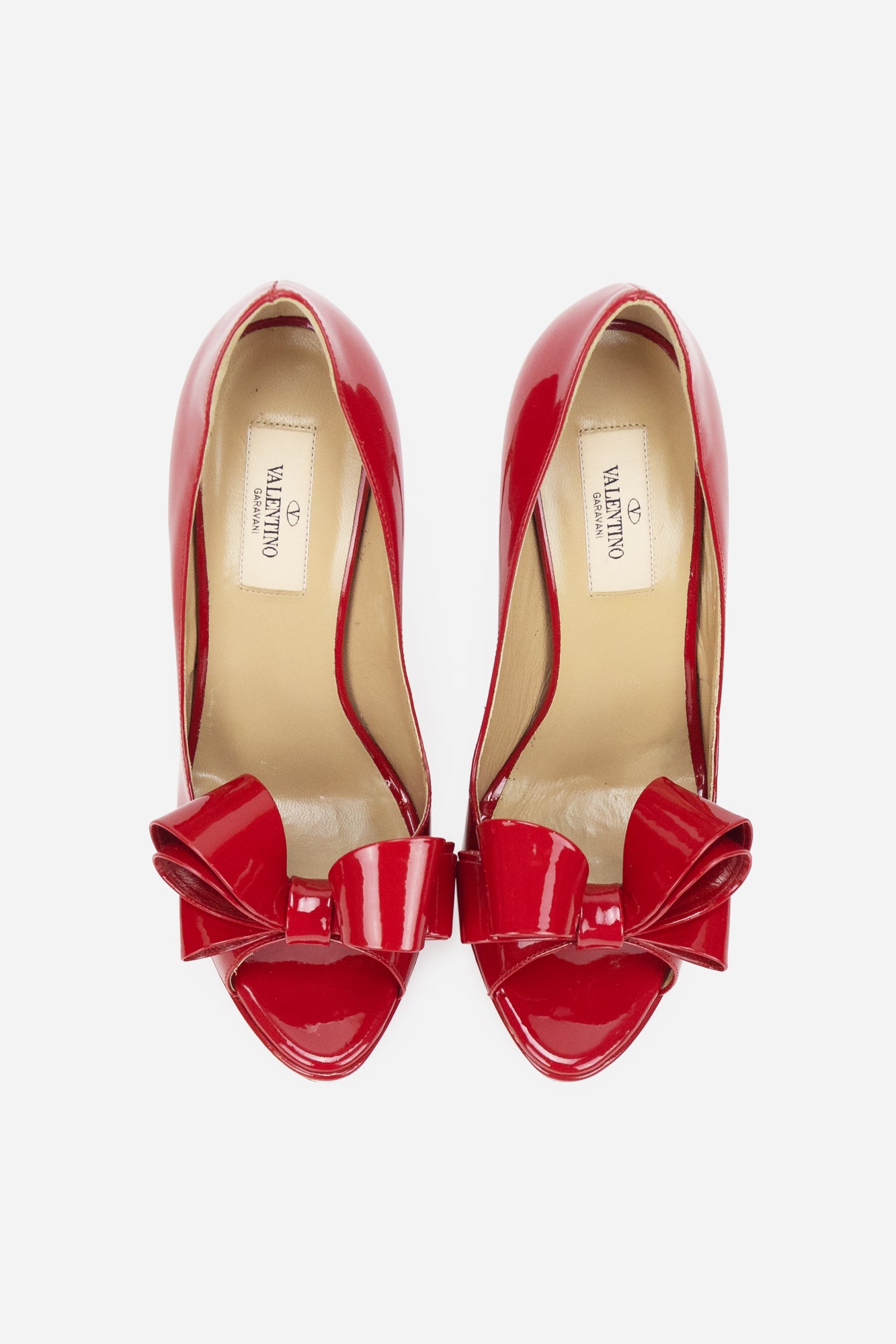Red Patent Pumps With Bow