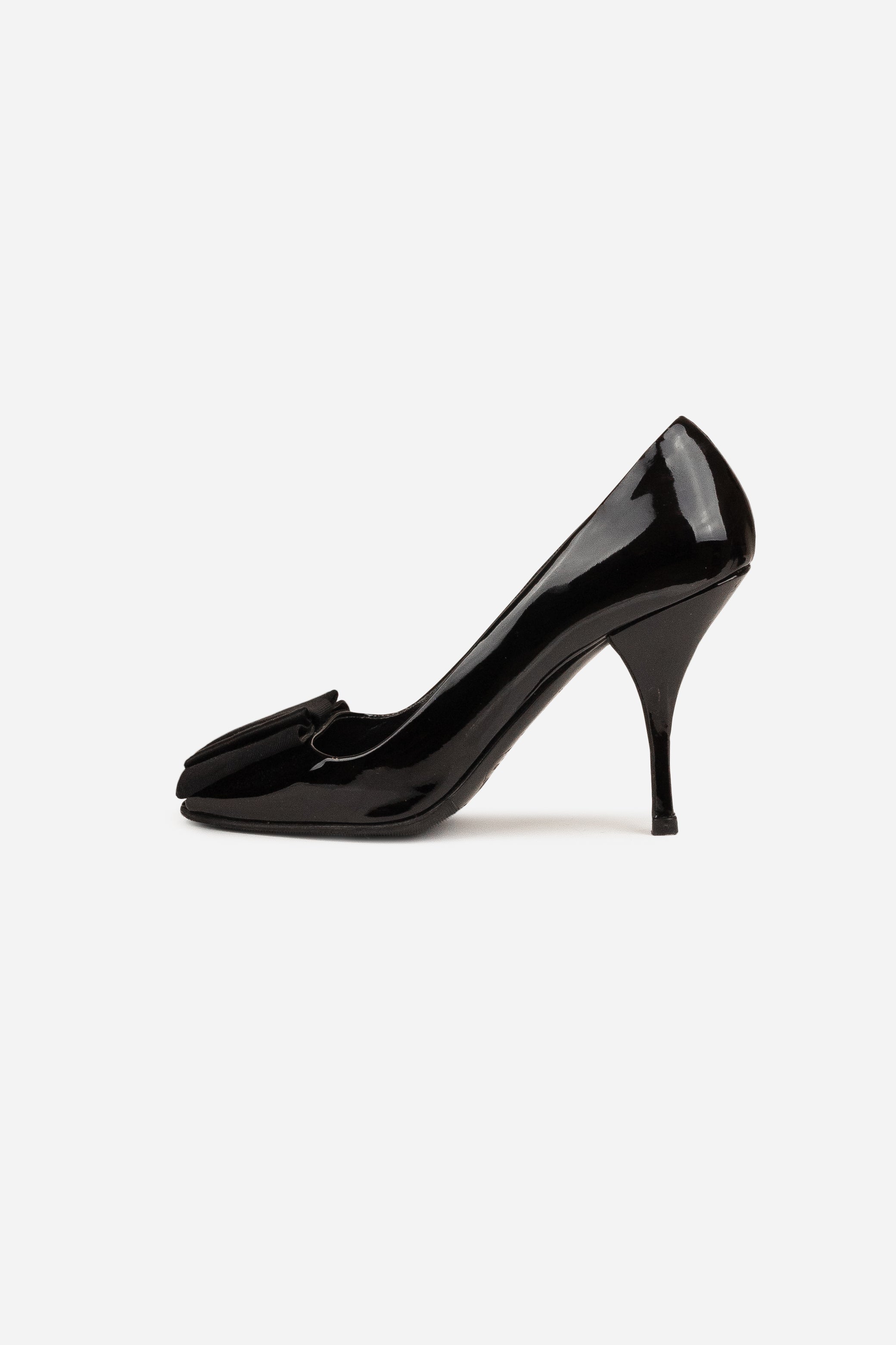 Black Patent Leather Bow Detailed Pumps - So Over It Luxury Consignment