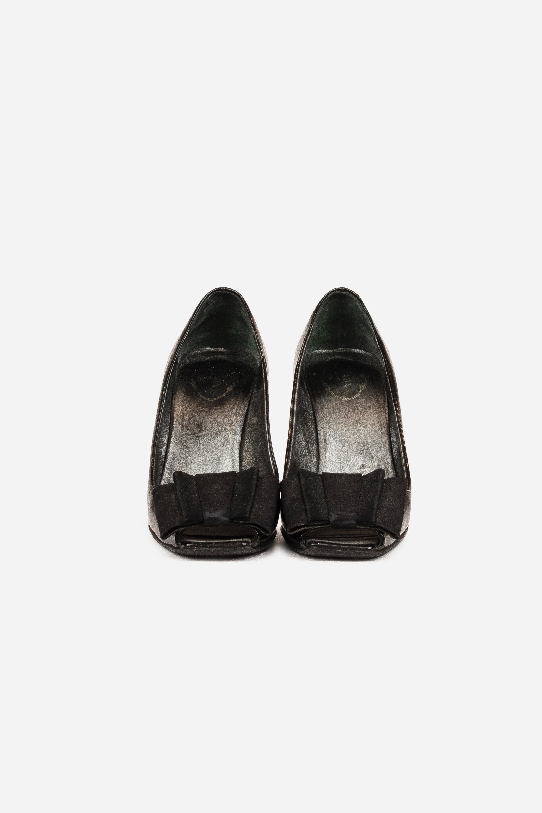 Black Patent Leather Bow Detailed Pumps