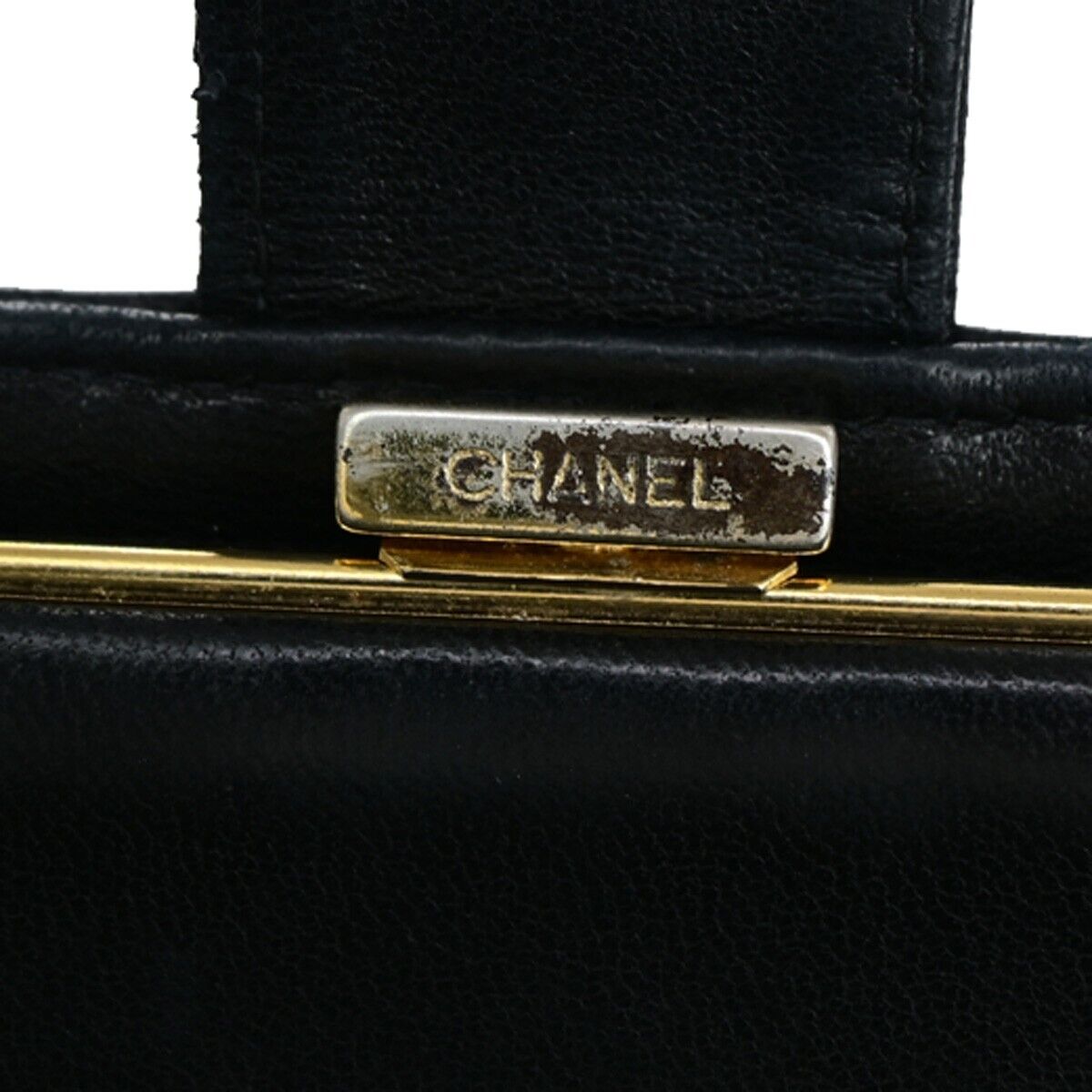 Timeless/Classique Leather Chanel Logo CC Wallet