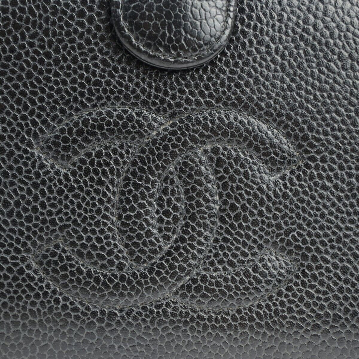 Timeless/Classique Leather Chanel Logo CC Wallet