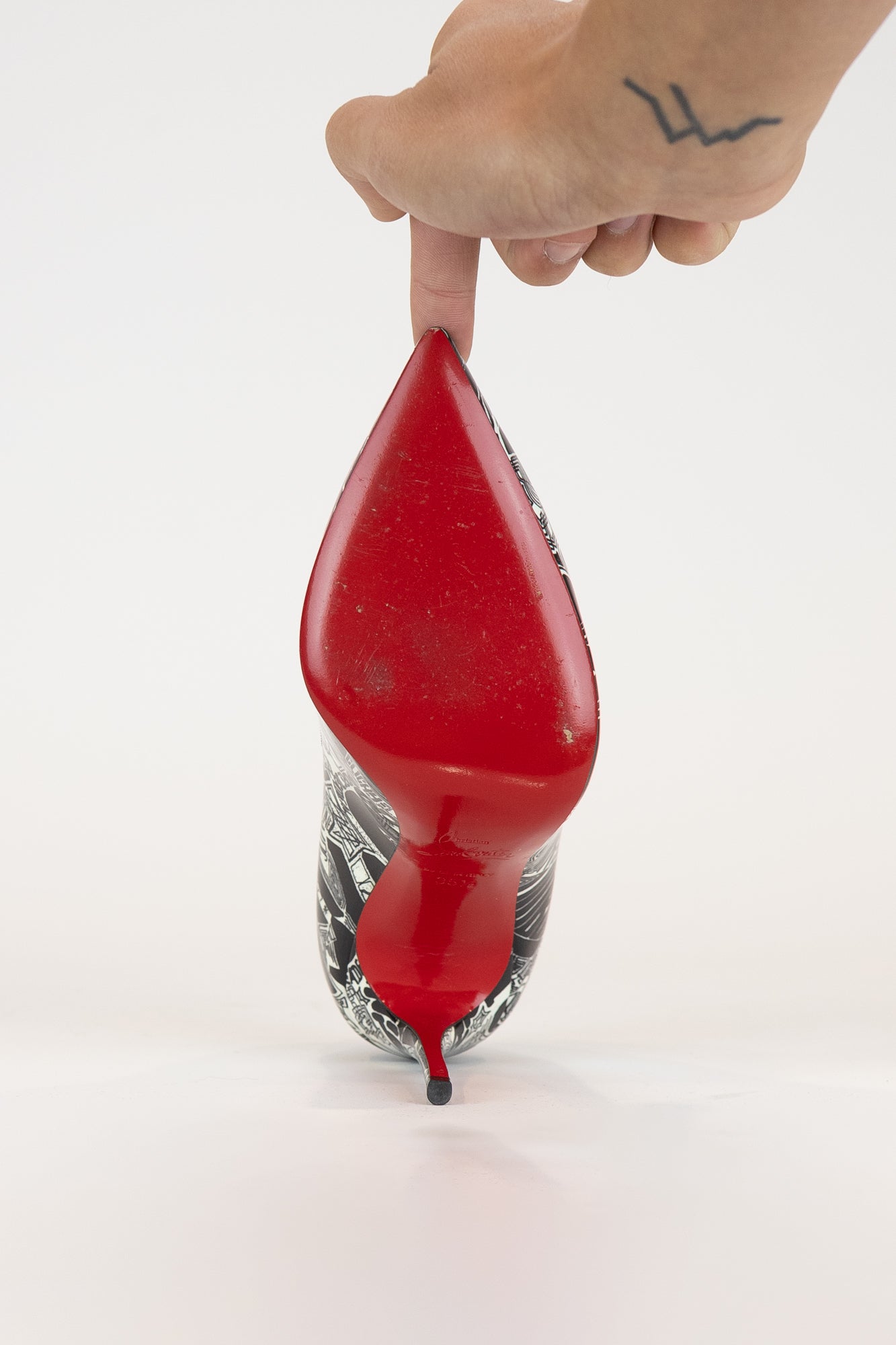 Black and White Abstract Comic Pumps