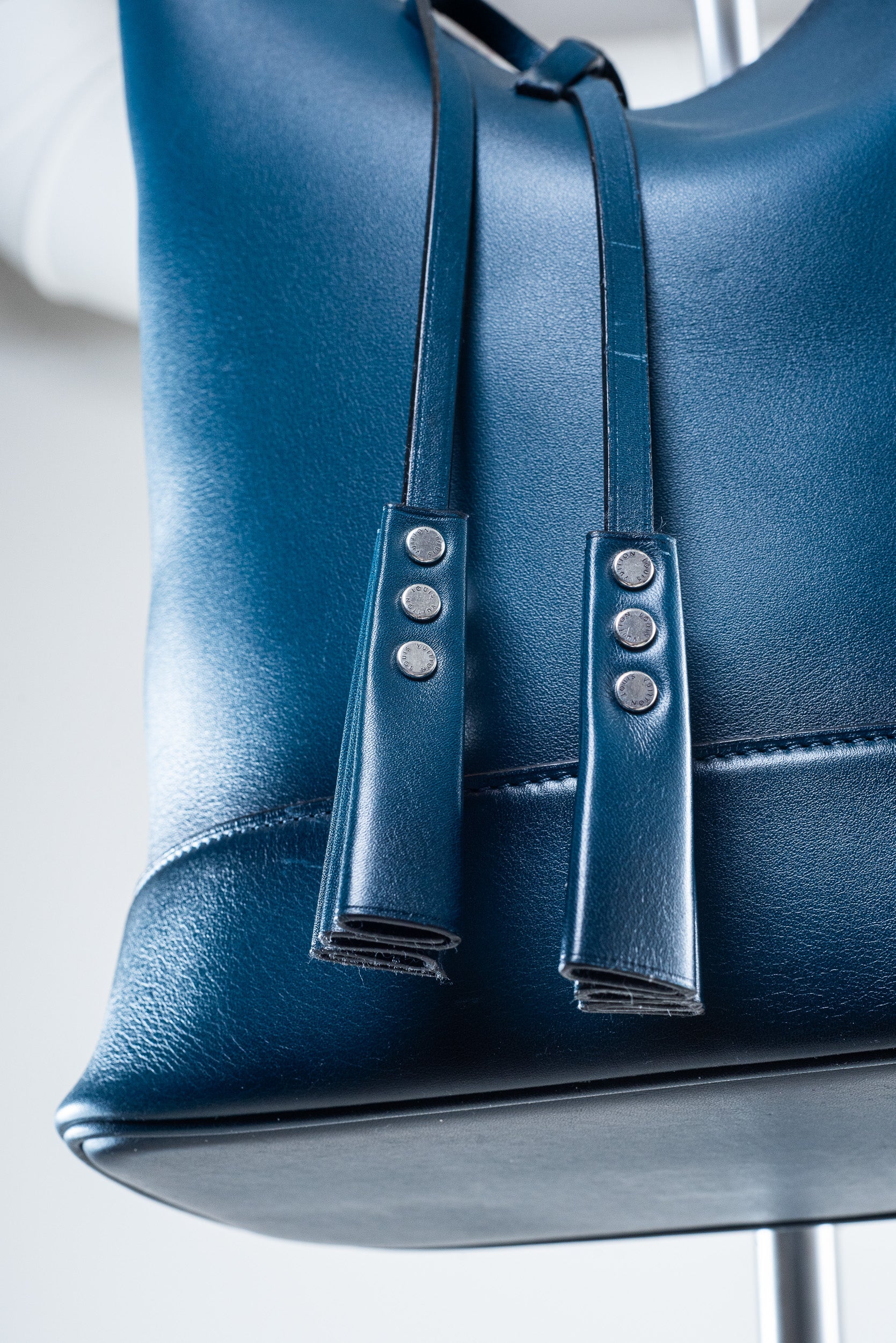 Blue Cuir Nuance Bucket Bag