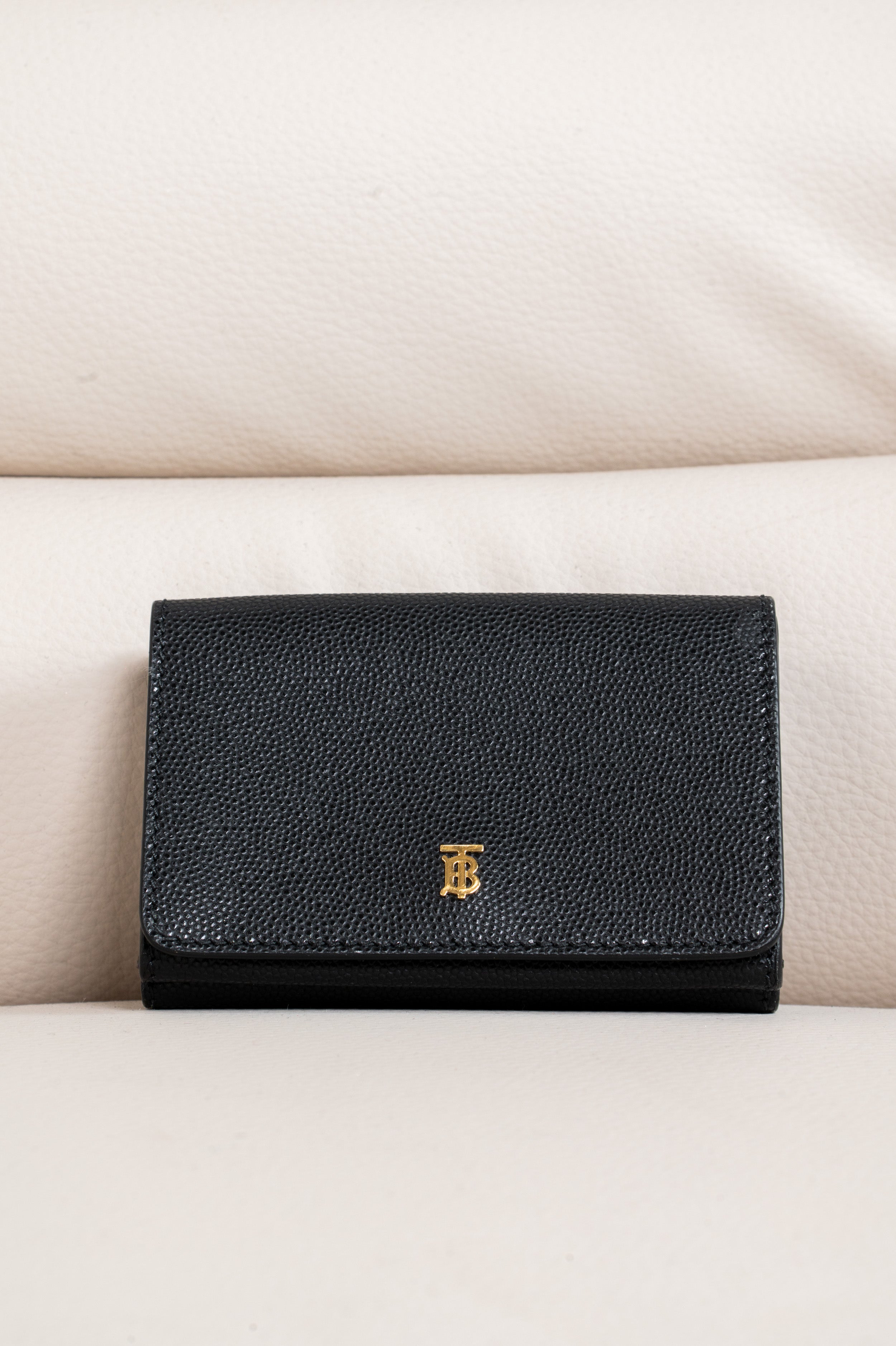 Black Tri-Fold Sidney Wallet