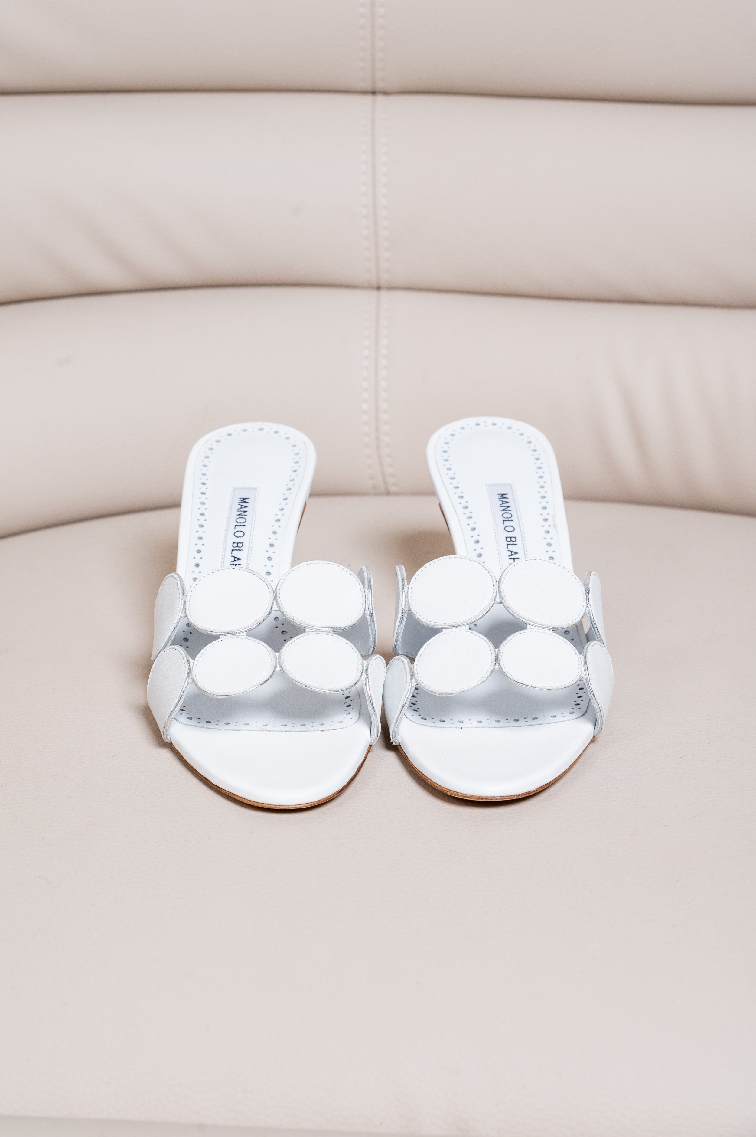 White Haribalmu Leather Mules