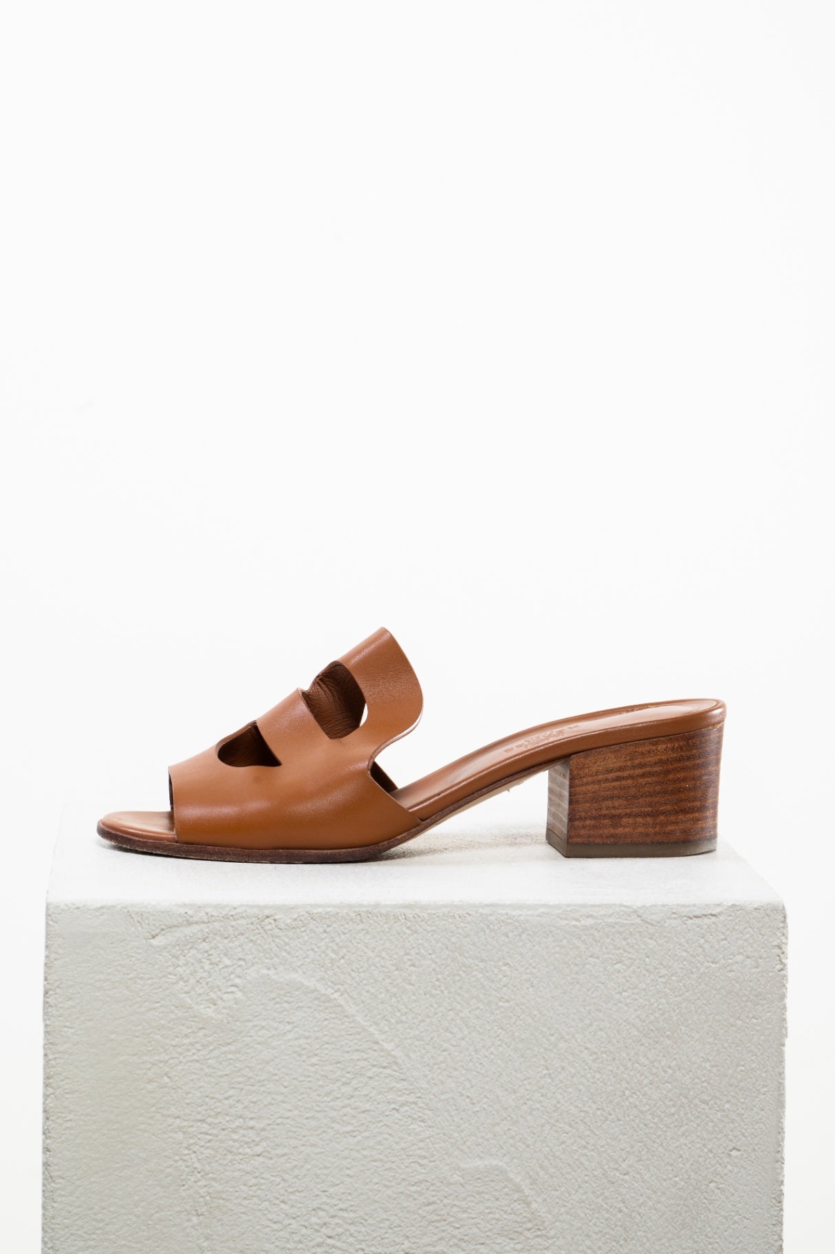 Tan Lisboa Low Heel Sandal