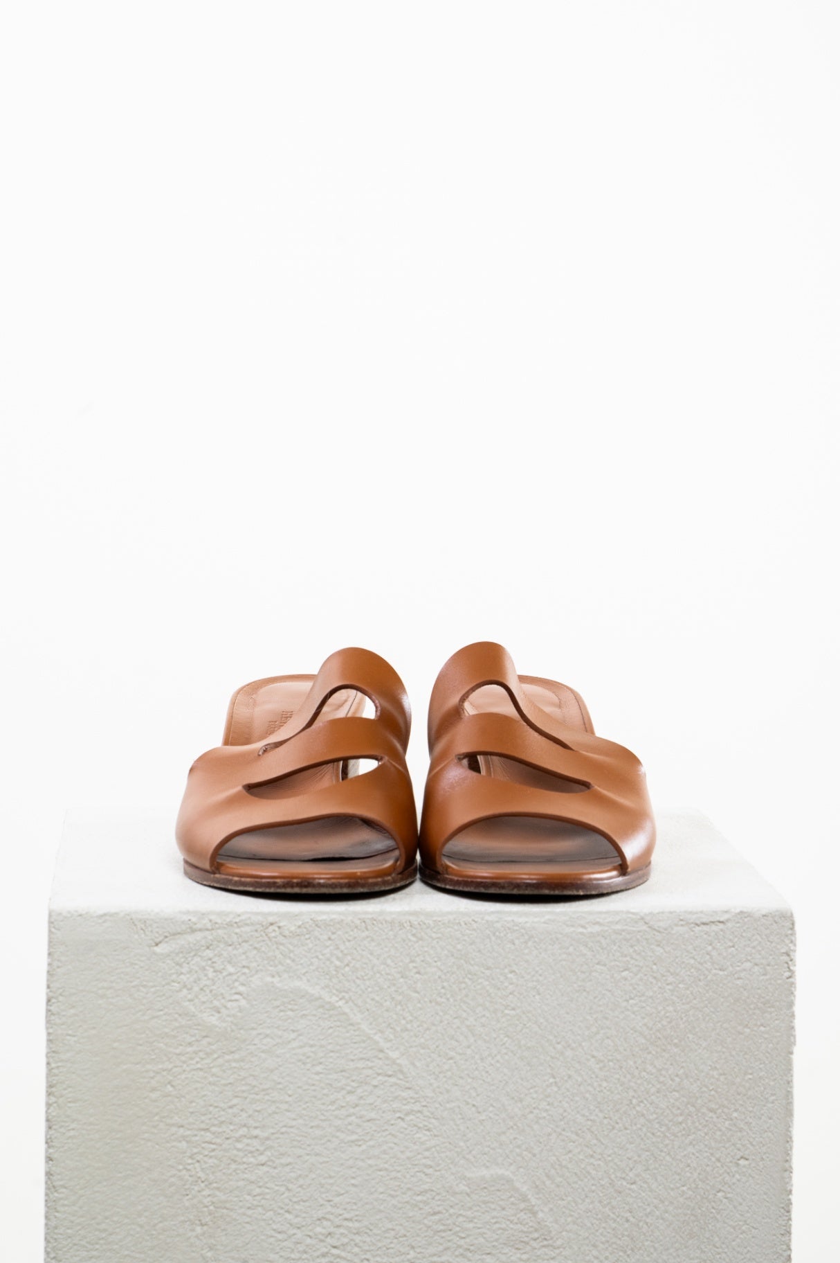 Tan Lisboa Low Heel Sandal