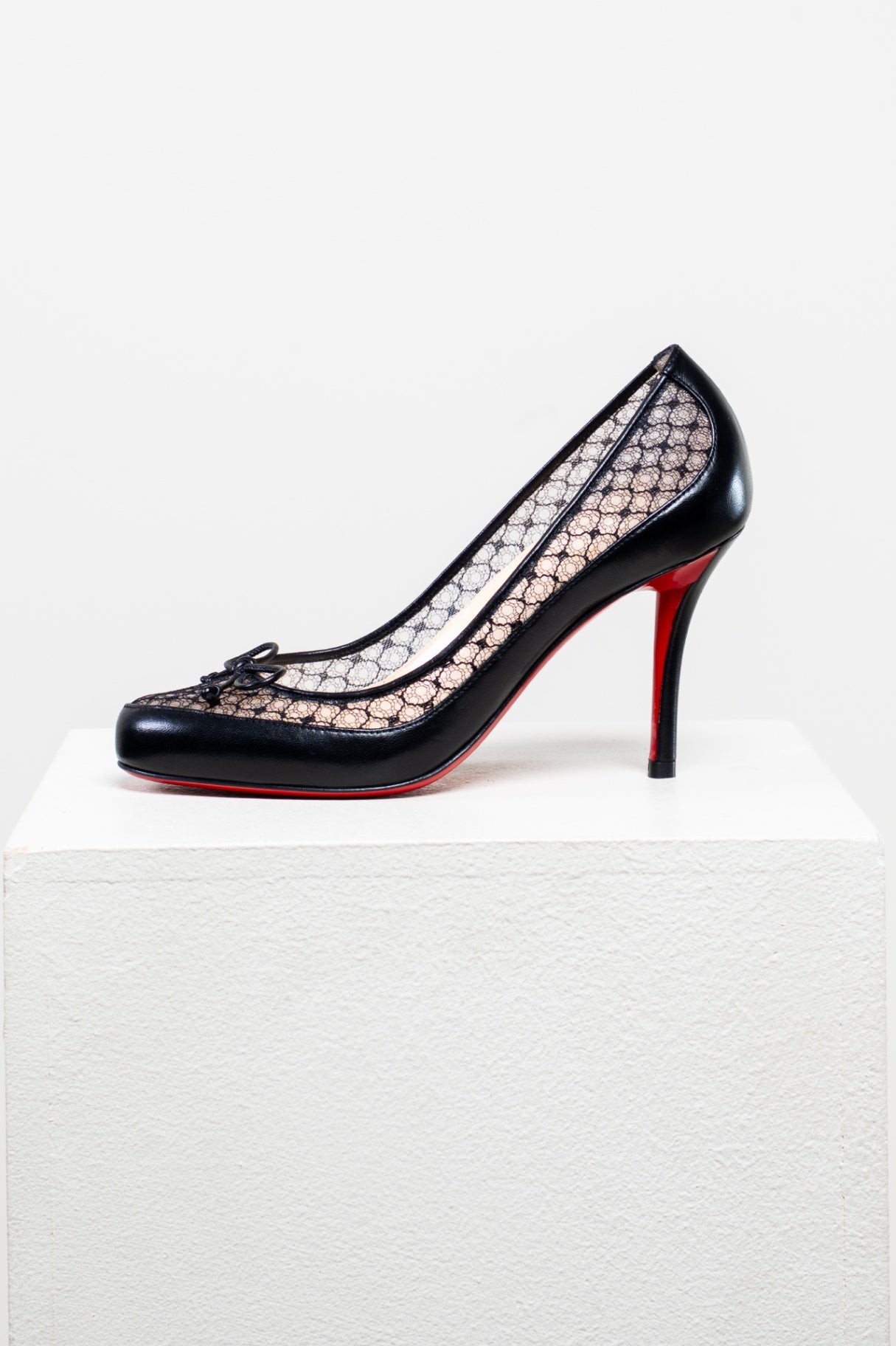 Black Ladylace Round-Toe High Heel chdup