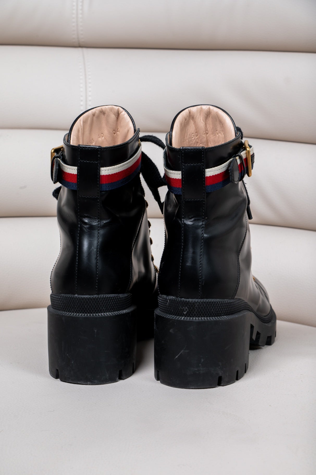 Black Lace Up Lug Sole Ankle Boot chdup