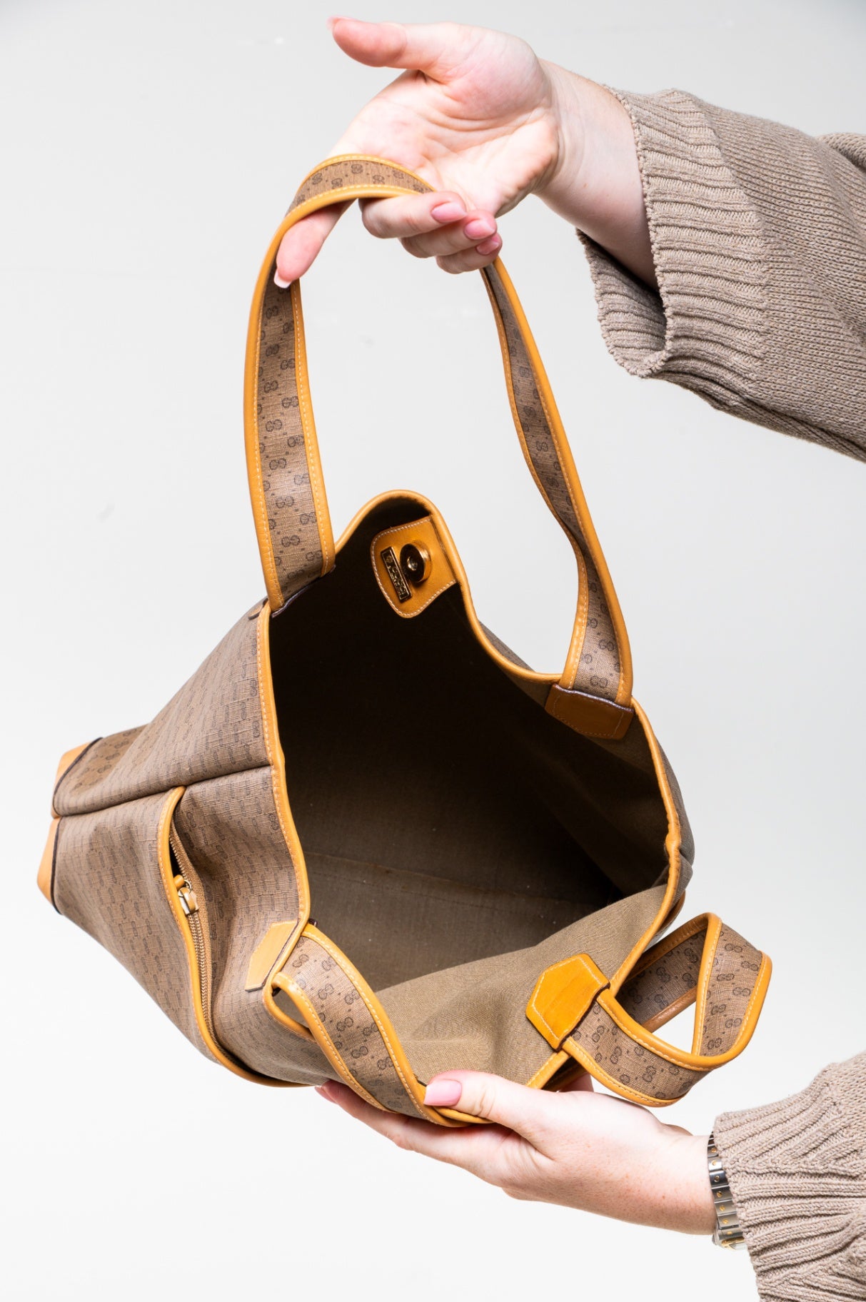 Vintage Micro GG Supreme Beige Tote Bag