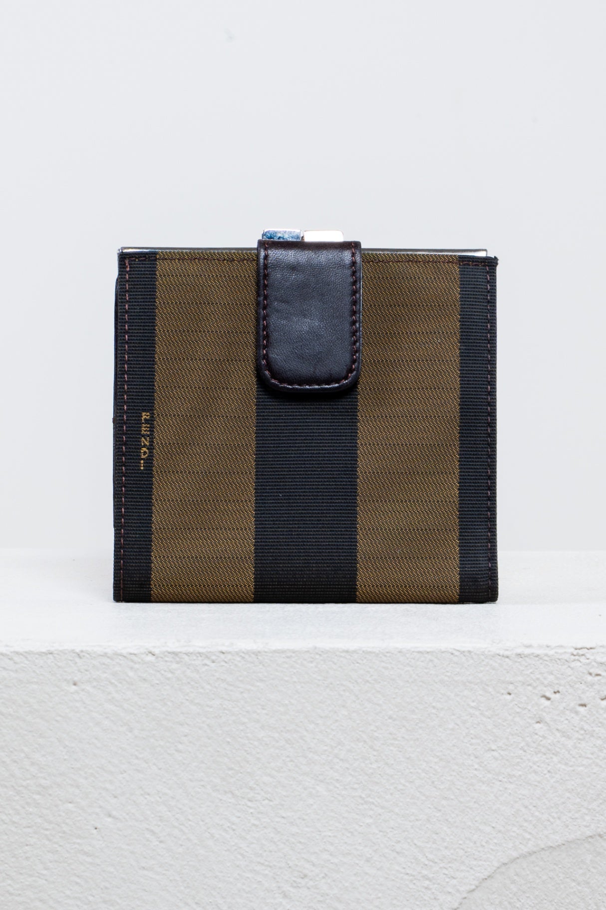 Accessory OS Brown and Black