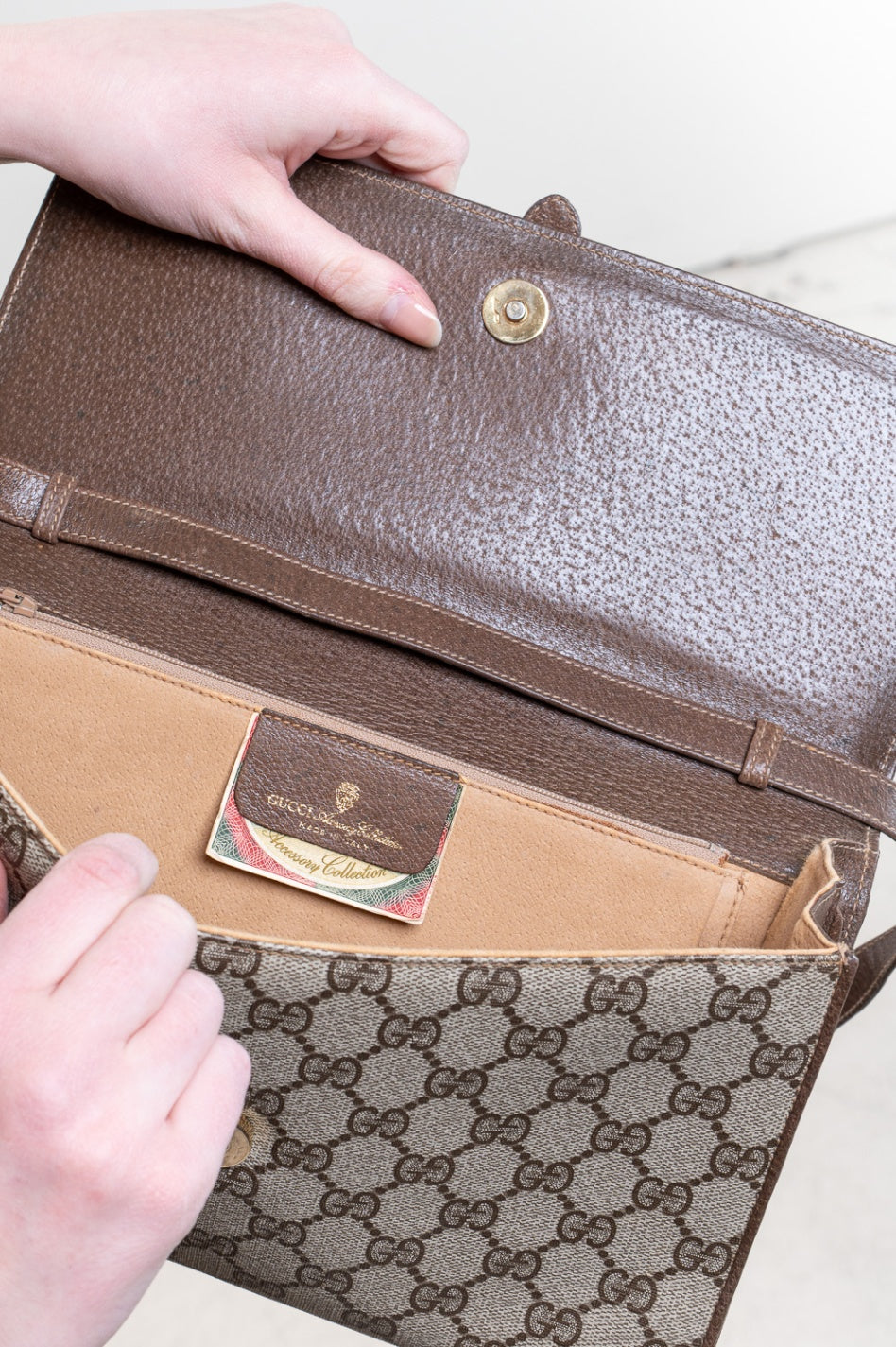 Vintage GG Monogram Supreme Crossbody Bag