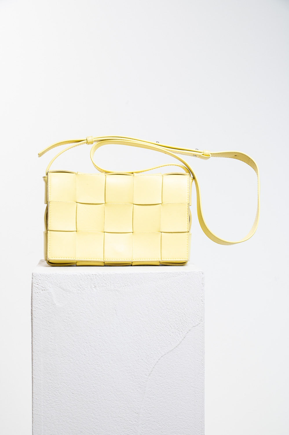 Yellow Intrecciato Cassette shoulder Bag
