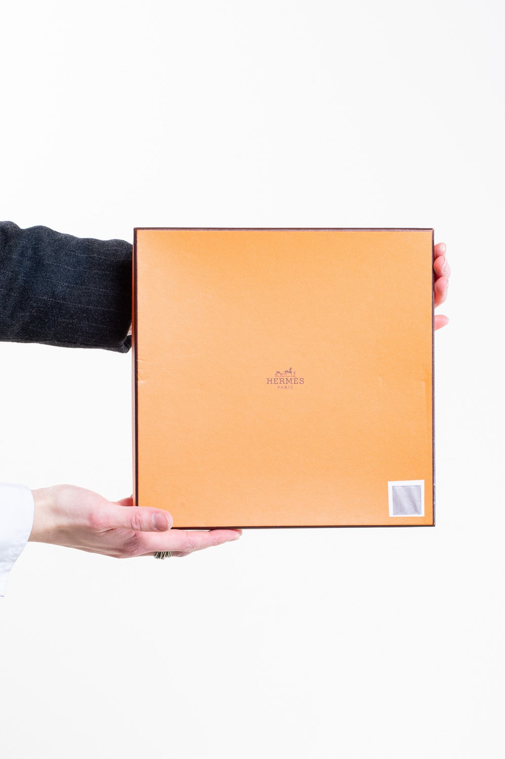 Pearl Grey Façonnée Grand H Silk Pocket Square