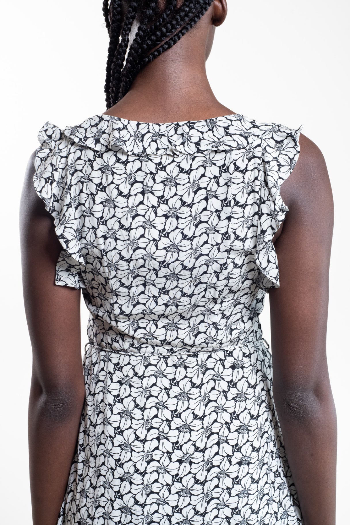 Black and White Floral Printed Ruffle V-Neck Mini Dress