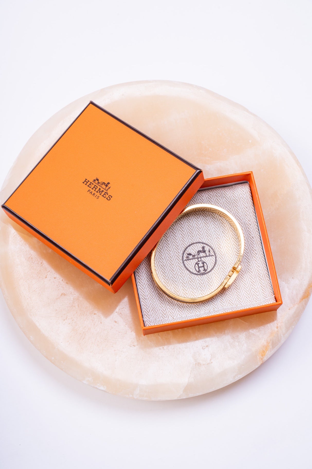 Black & Brushed Gold Clic HH Bracelet