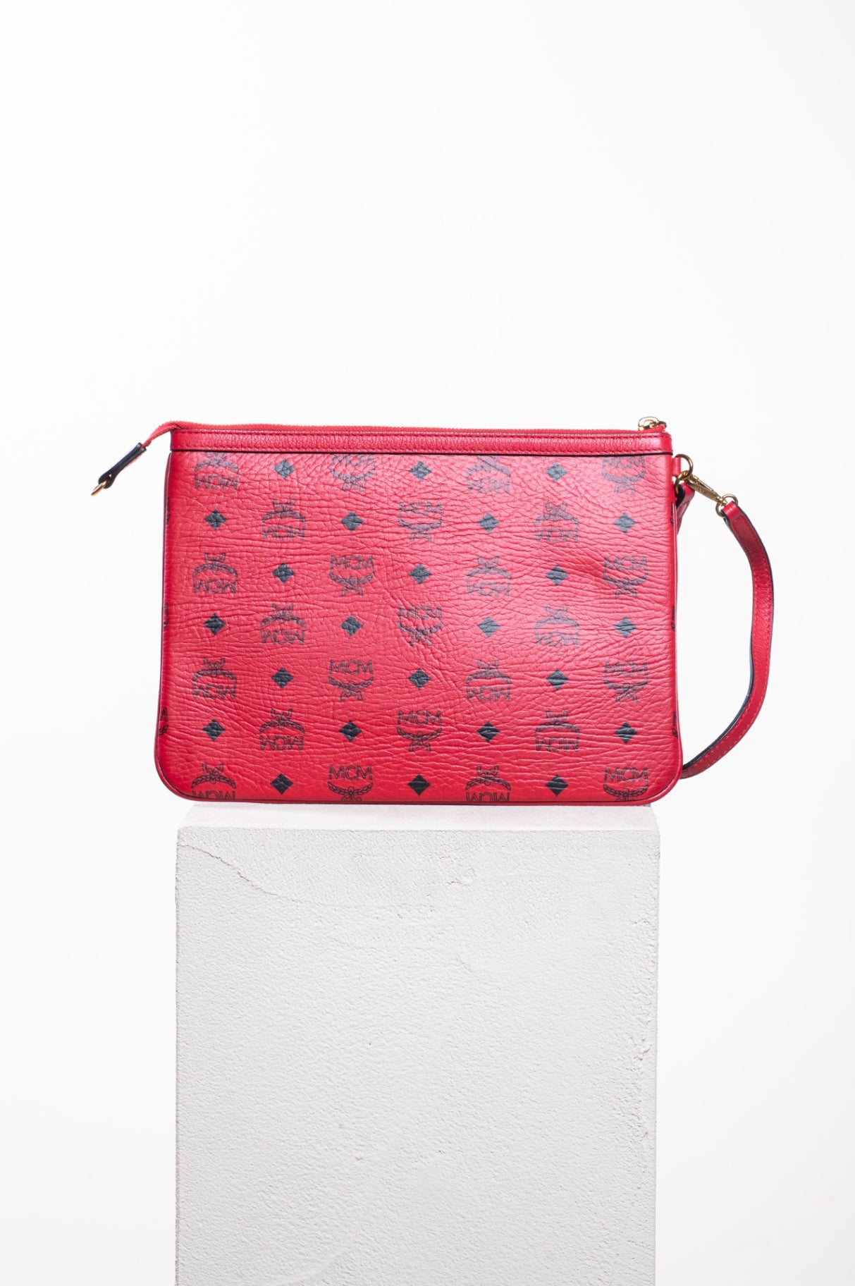 Red Aren Visetos Crossbody Pouch