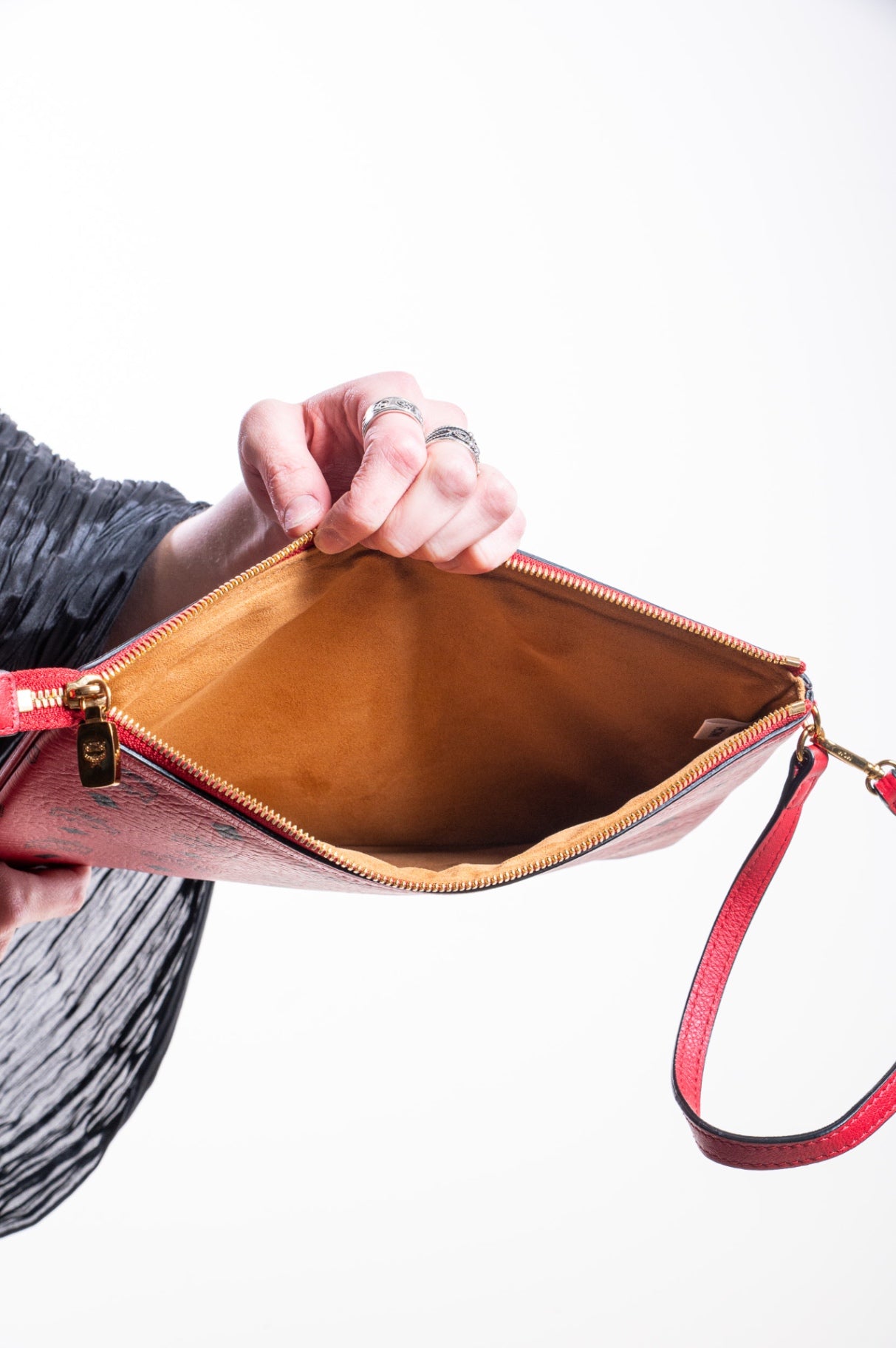 Red Aren Visetos Crossbody Pouch