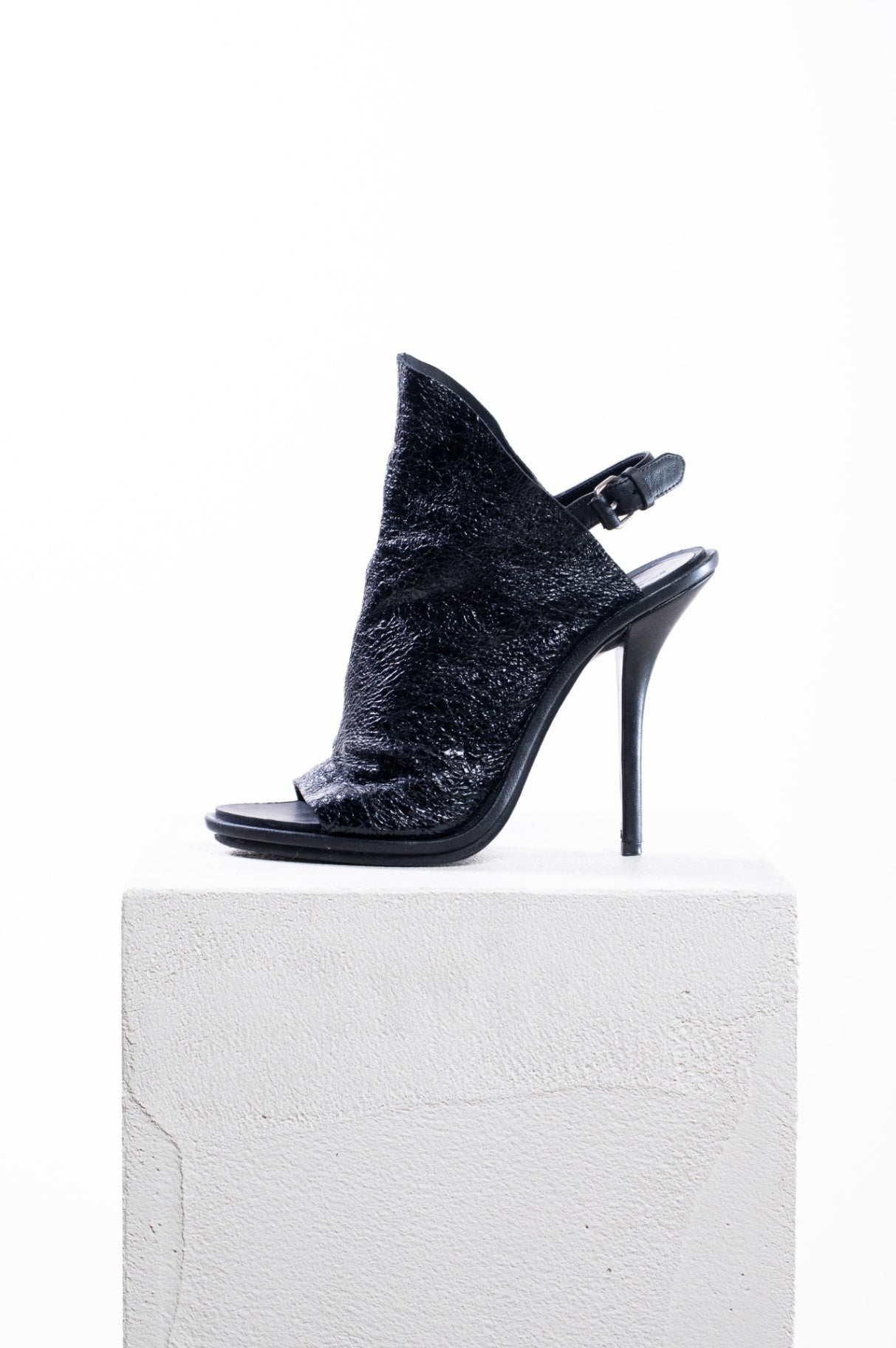 Black Leather Heels with Upper Leather Detail