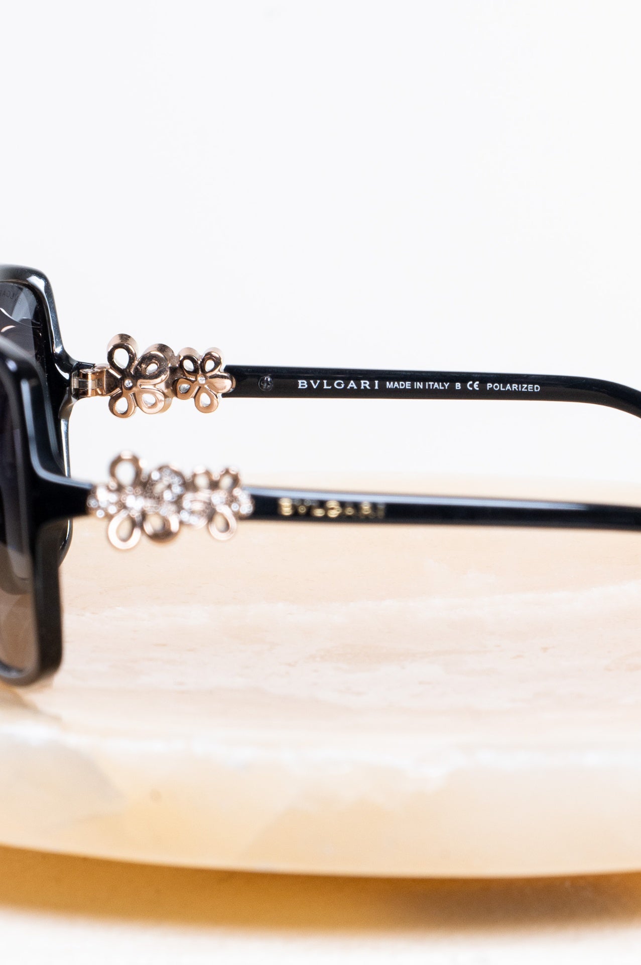 Black BV8120B Oversize Square Sunglasses
