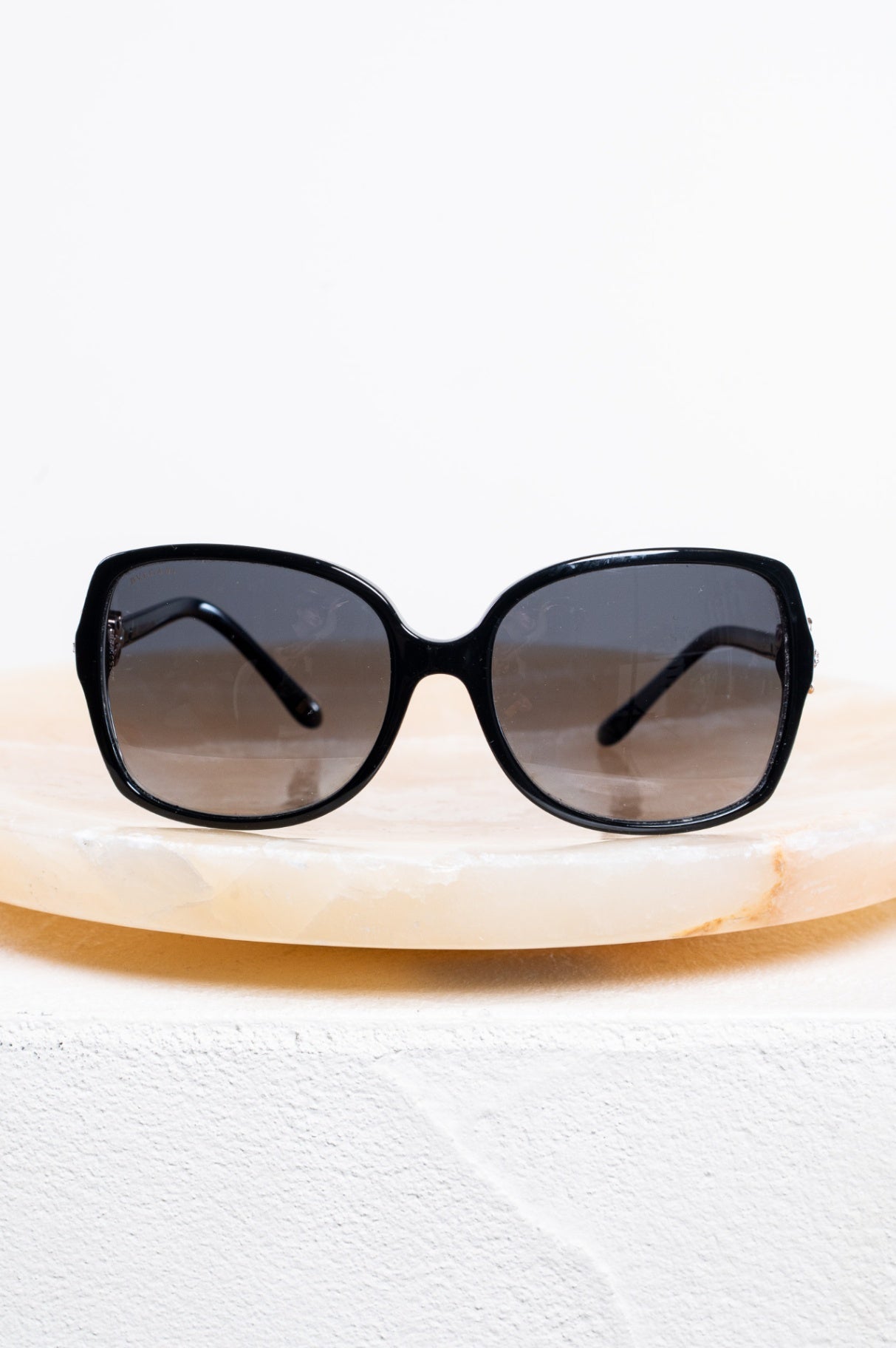 Black BV8120B Oversize Square Sunglasses