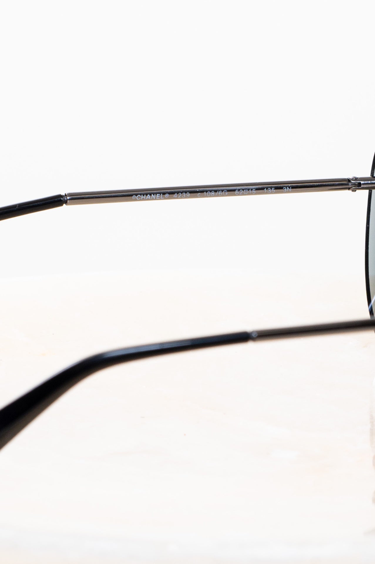 Black Pilot Rimless Aviator