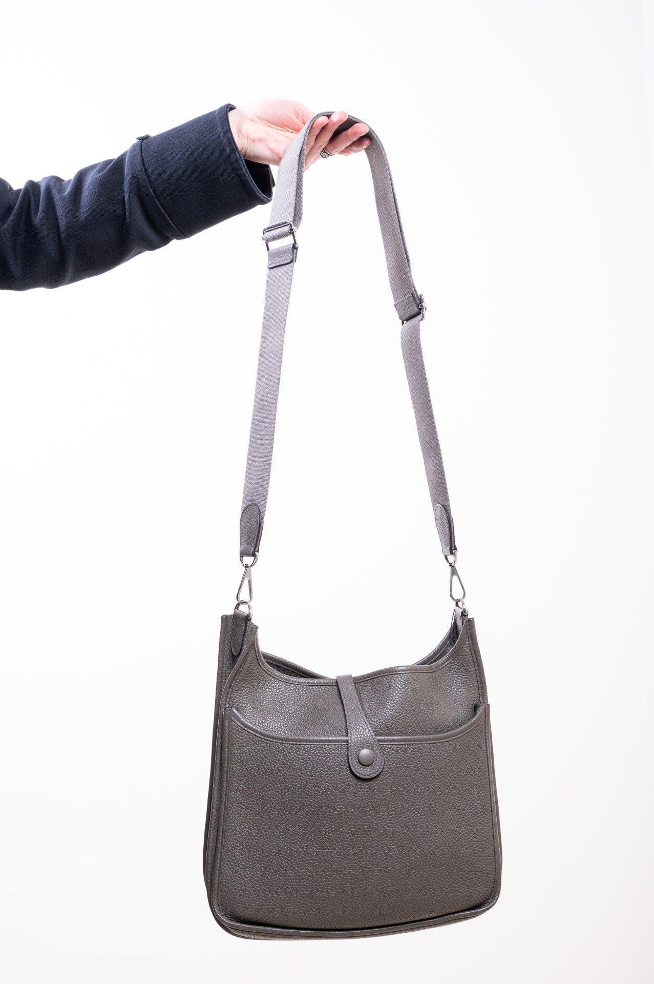 Grey Leather Evelyne III 29 Crossbody Bag