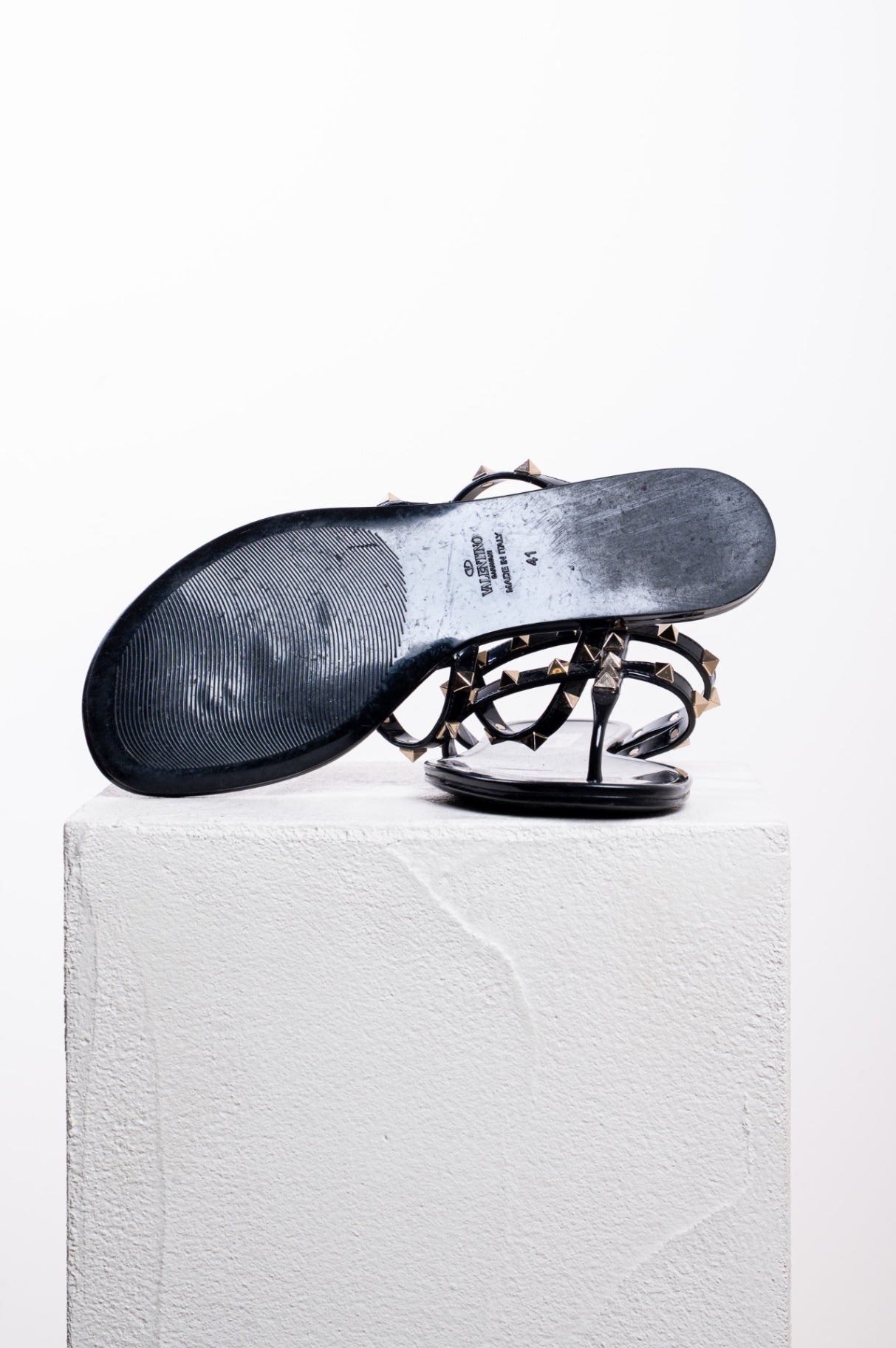 Black Rockstud Rubber Thong Sandal