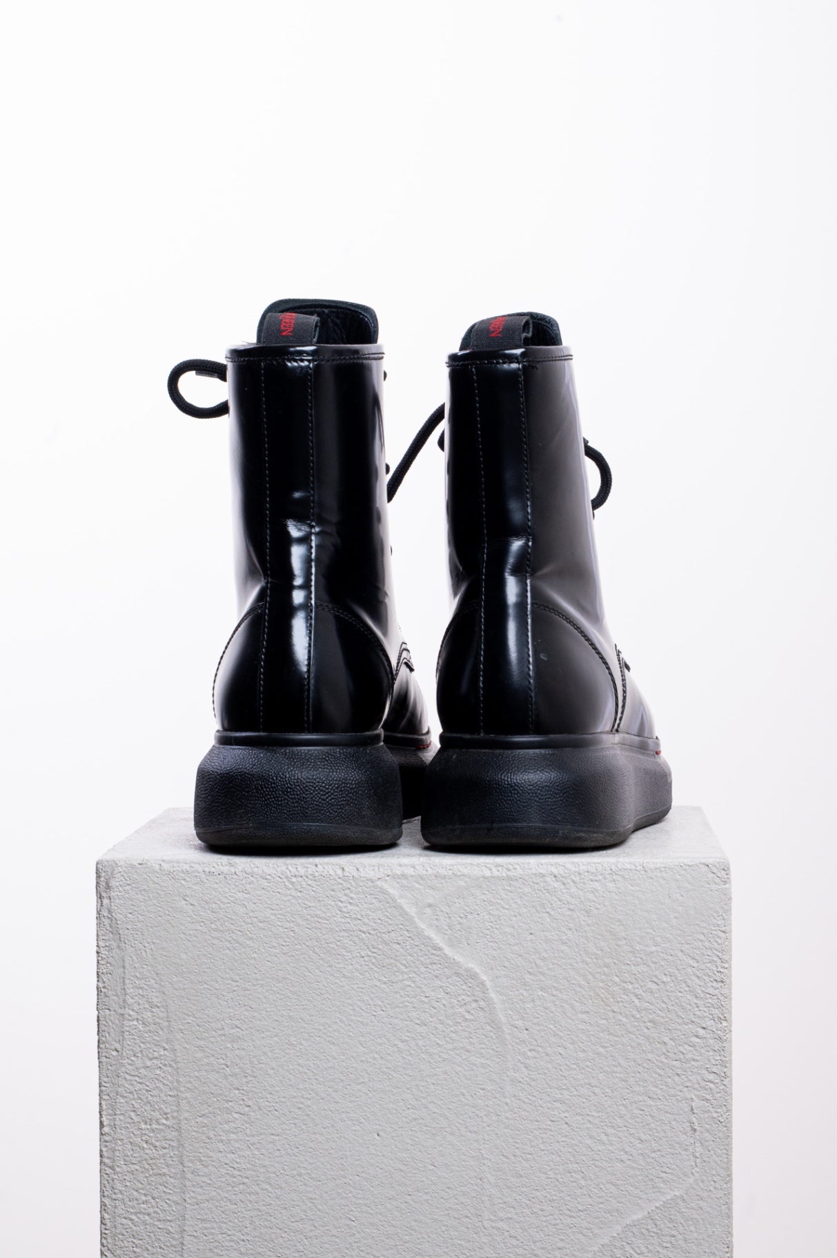 Black Round Toe Tie Up Boot