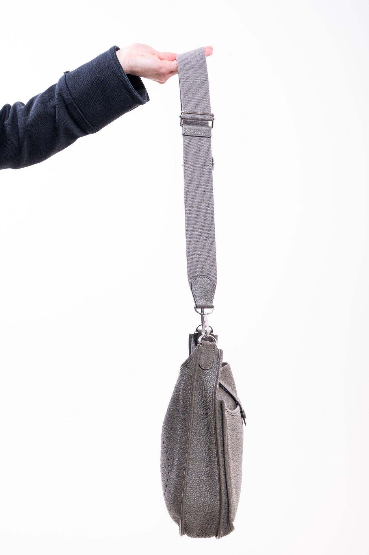Grey Leather Evelyne III 29 Crossbody Bag