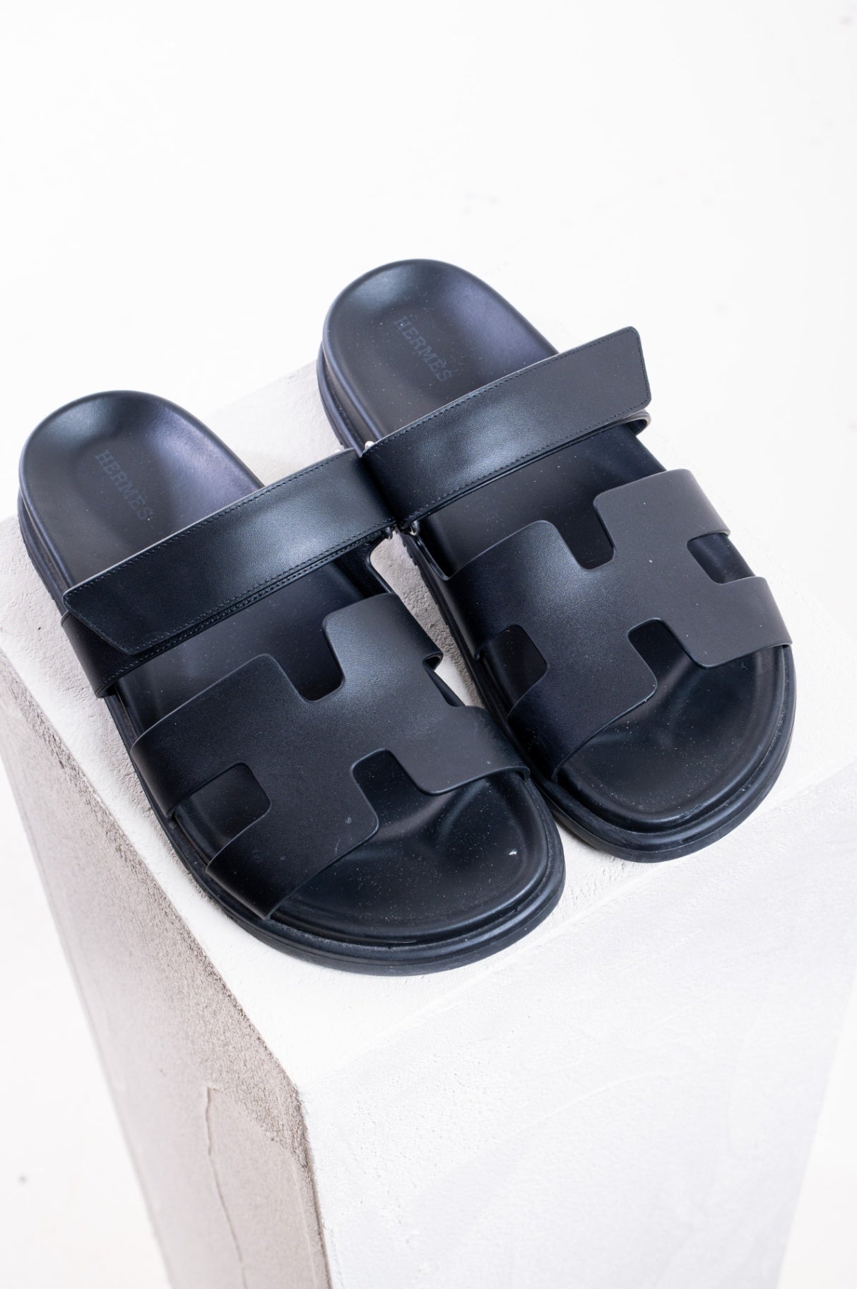 Black Chypre Sandal