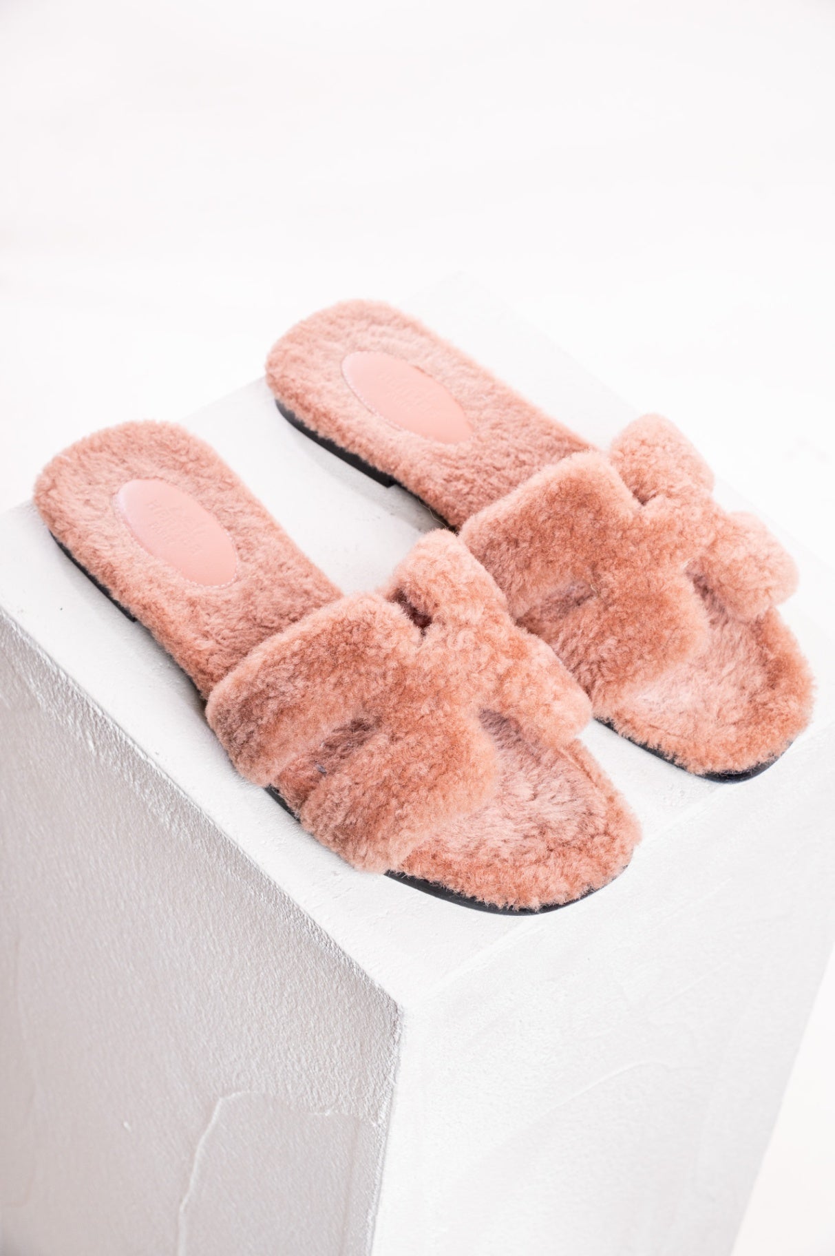 Dusty Rose Shearling Oran Sandal