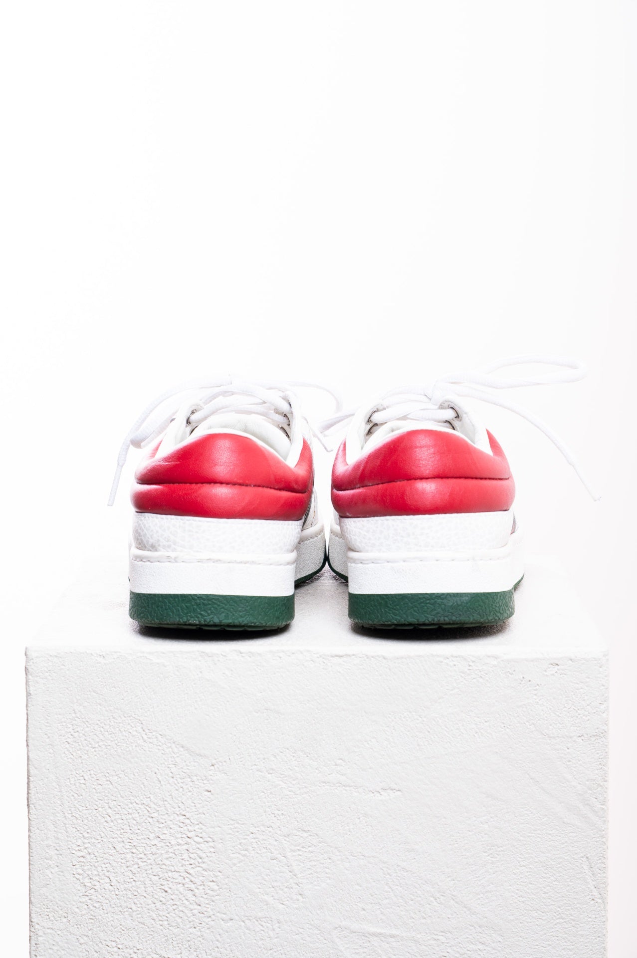 Low Top Sneaker