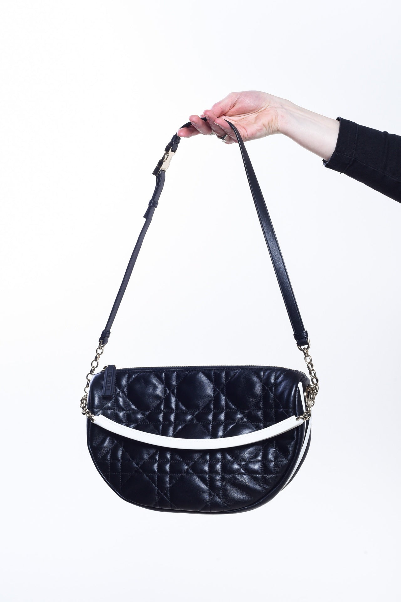 Black Vibe Medium Cannage Hobo Bag