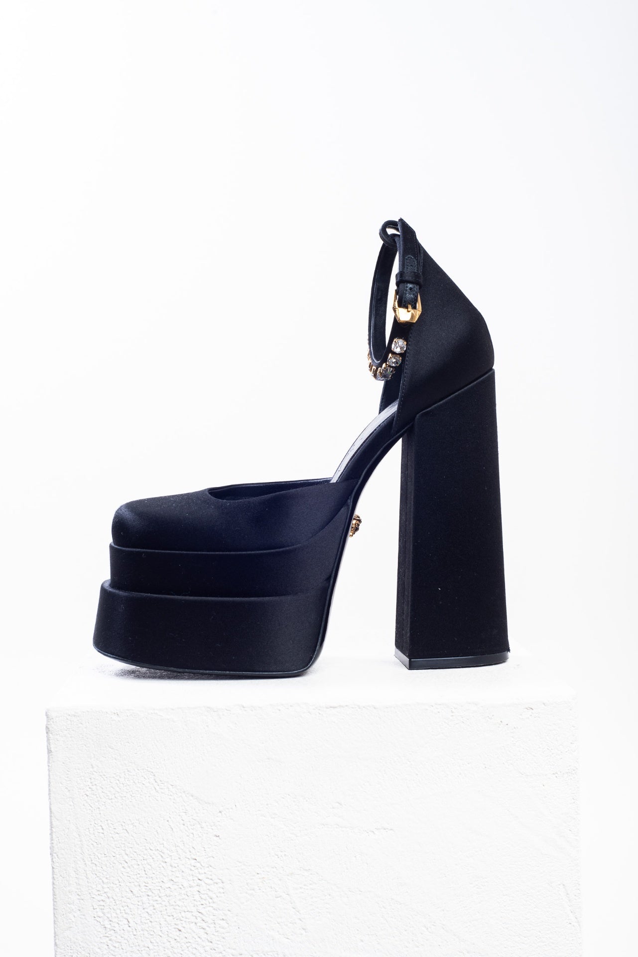 Black Medusa Aevitas Satin Platform Pumps