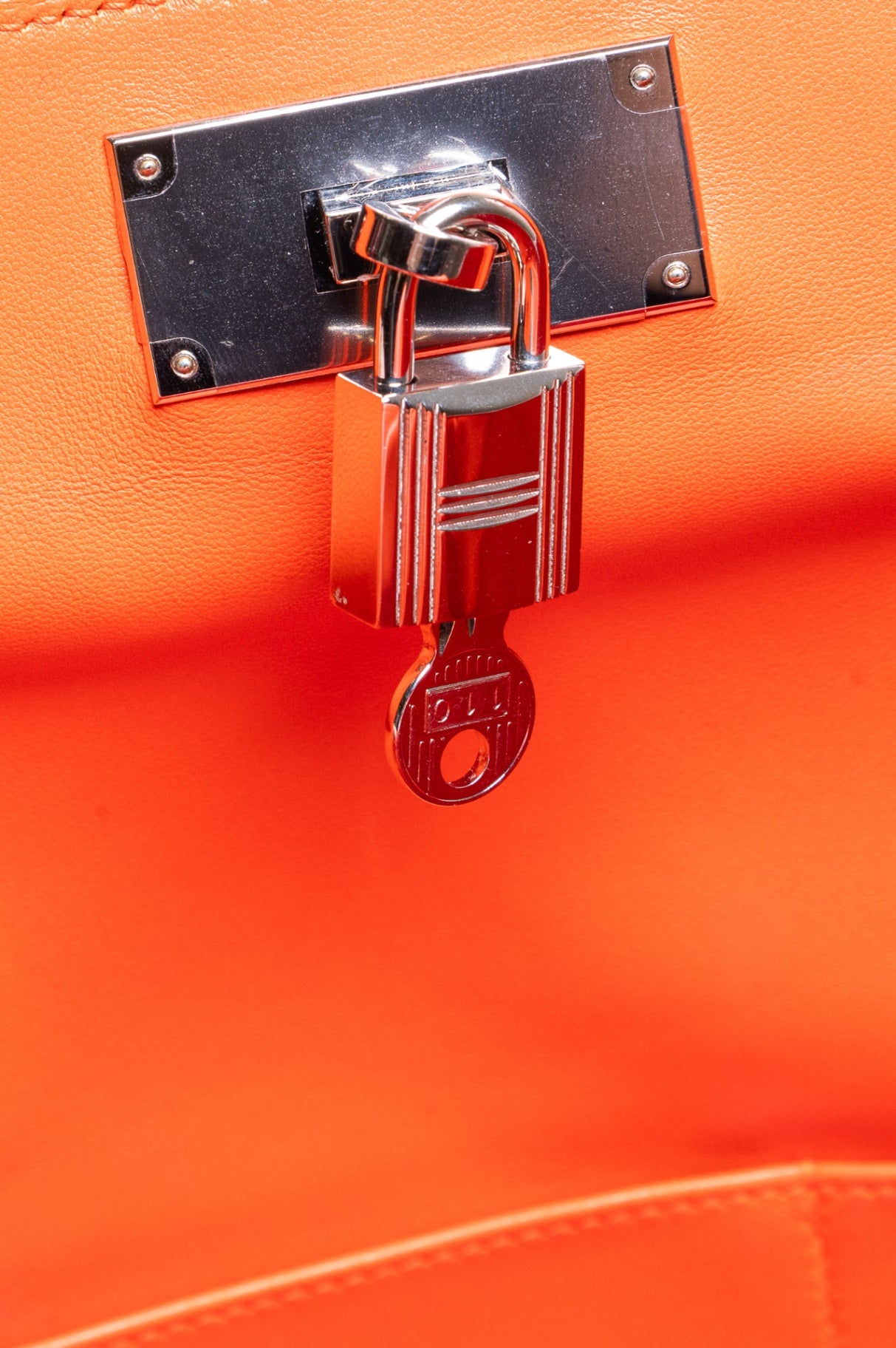 Evercolor 26 Toolbox Handbag