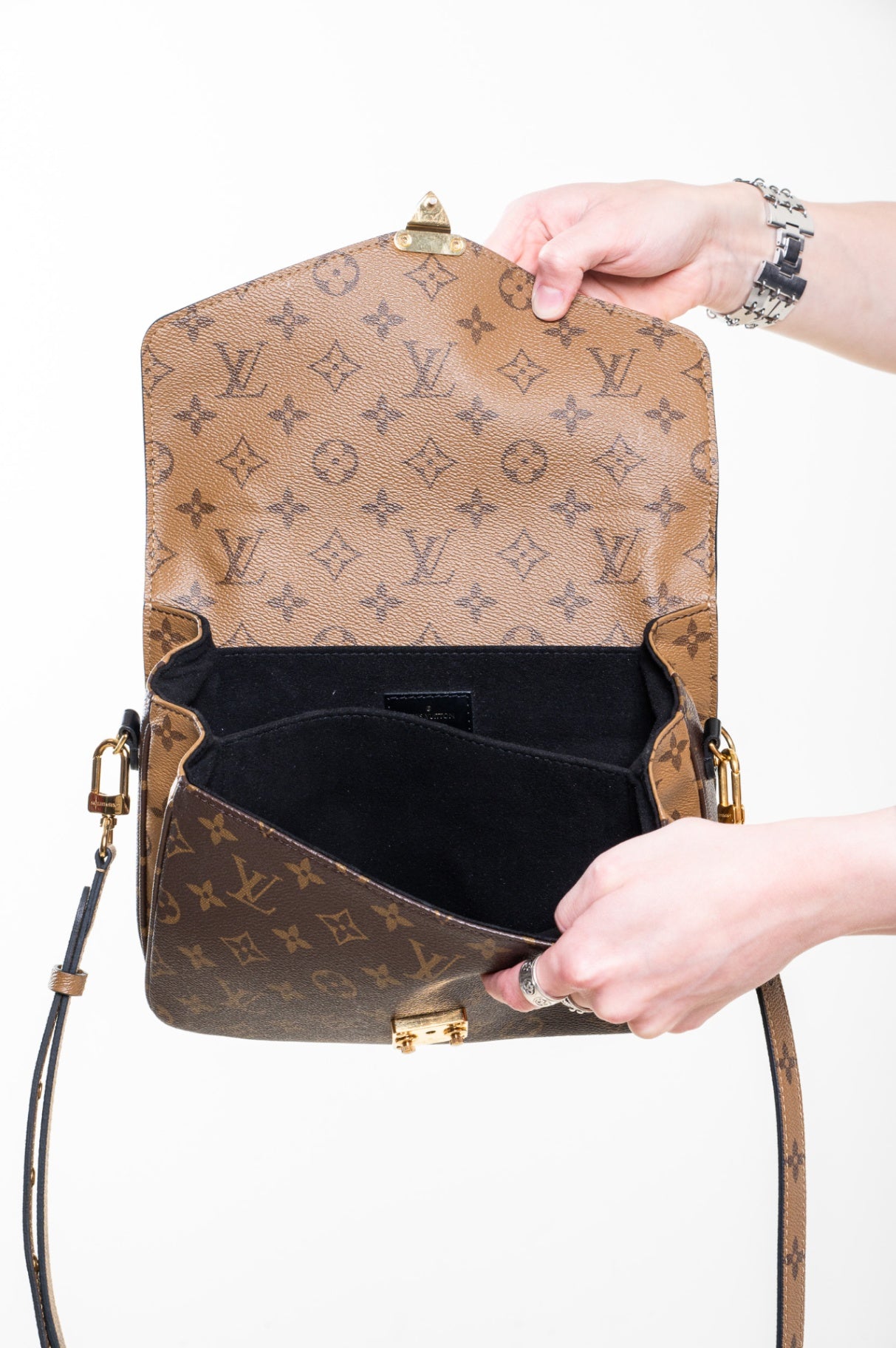 Monogram Reverse Pochette Metis Top Handle Bag