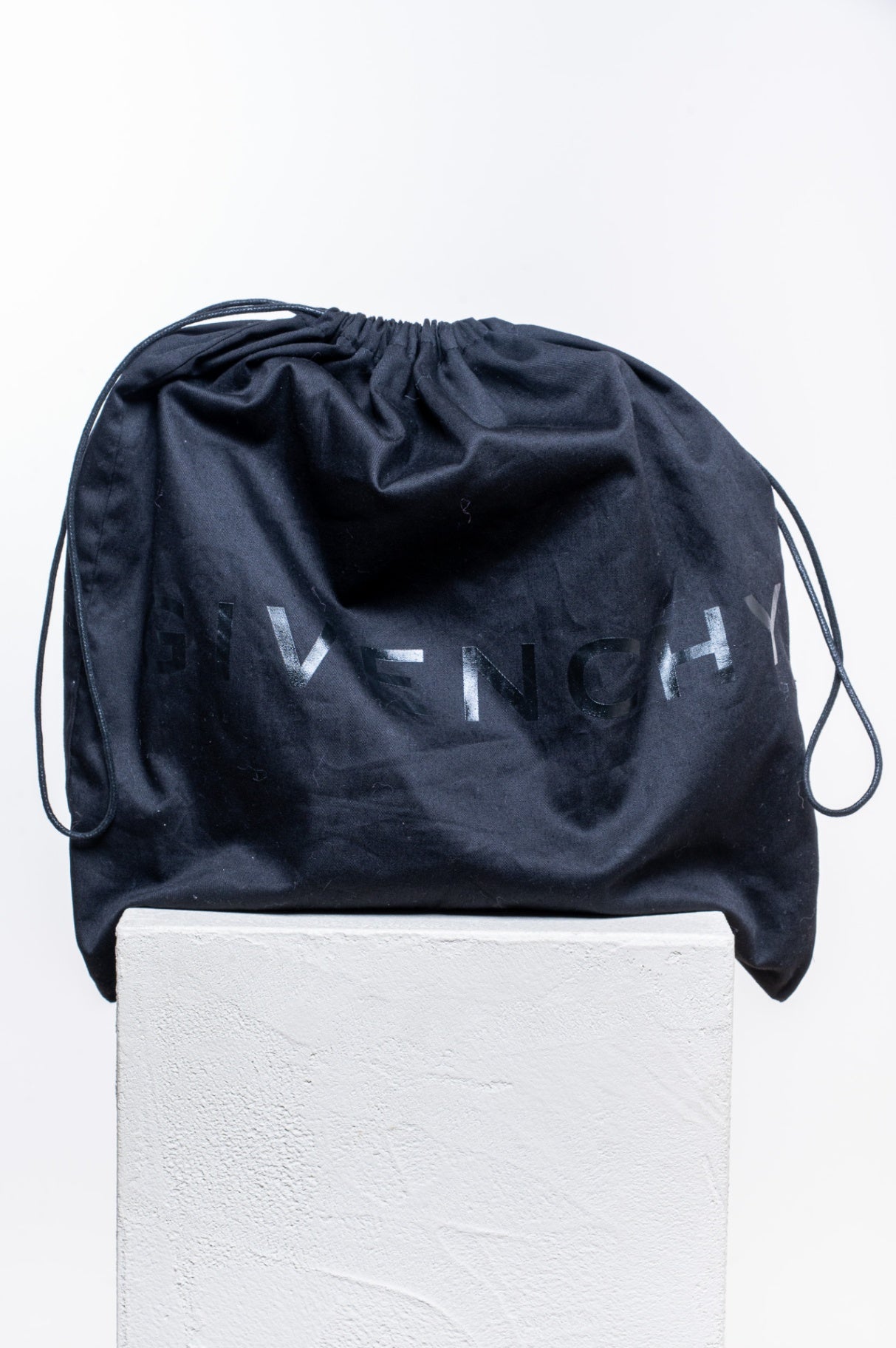 Black Small Cut Out Leather Shoulder Bag With Chain