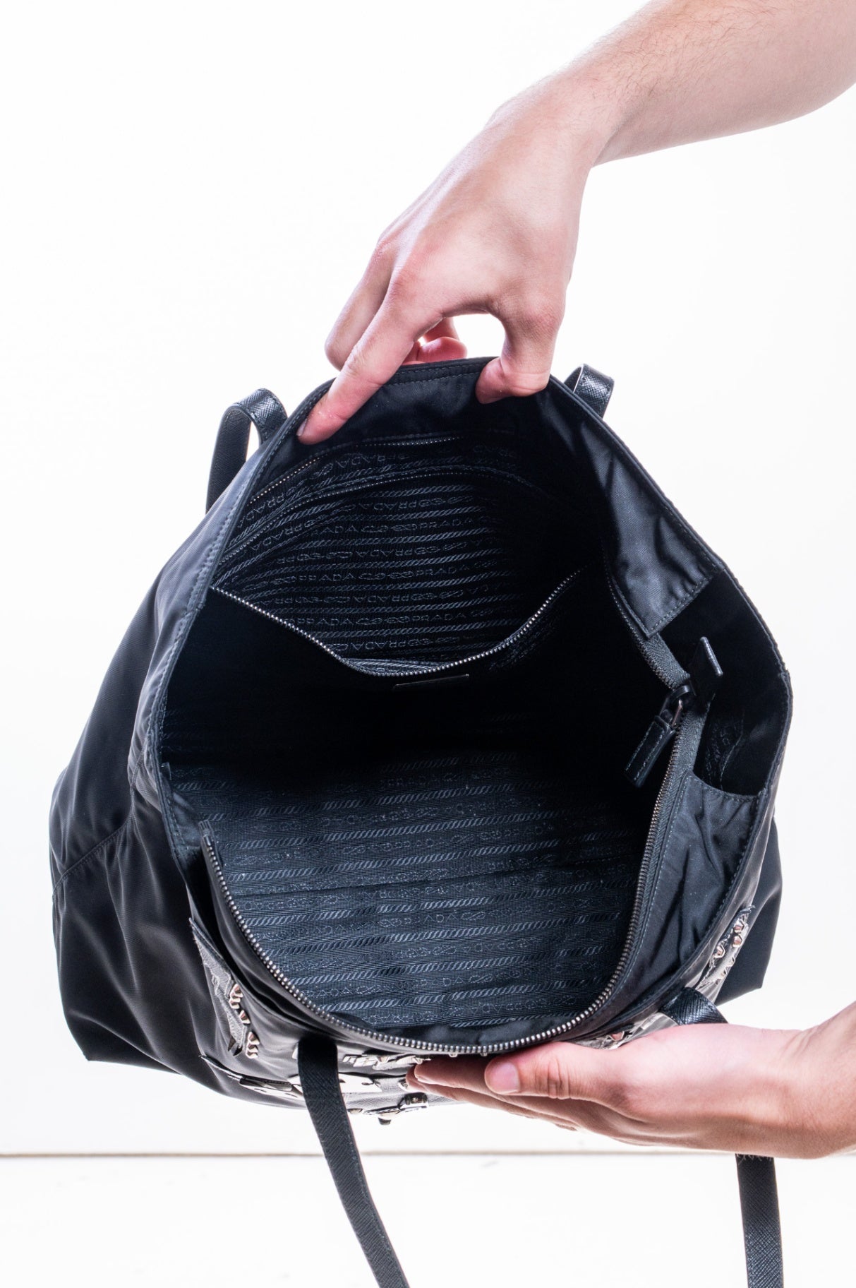 Black Tessuto Robot Tote