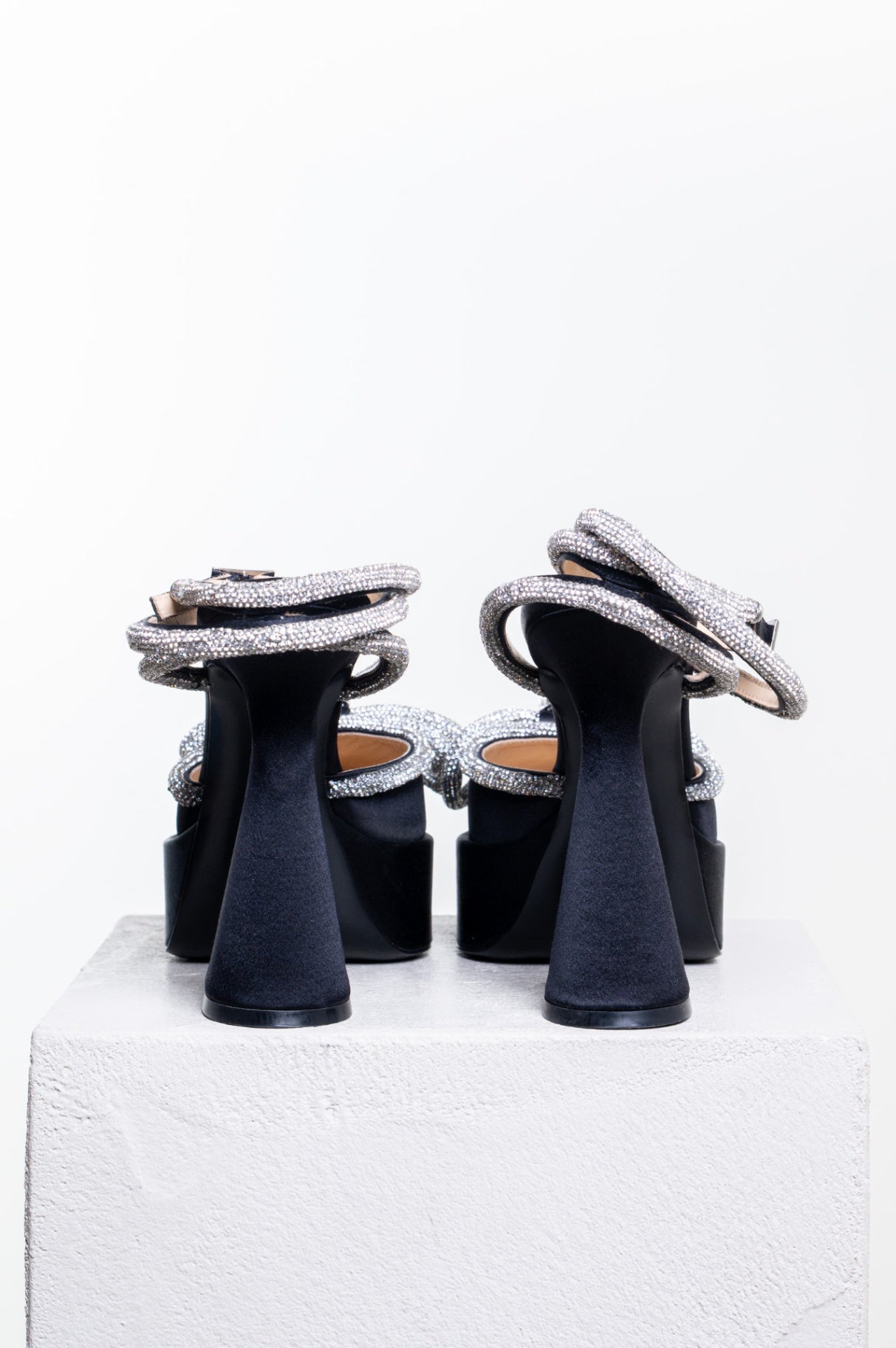 Black Double Bow embellished satin pumps