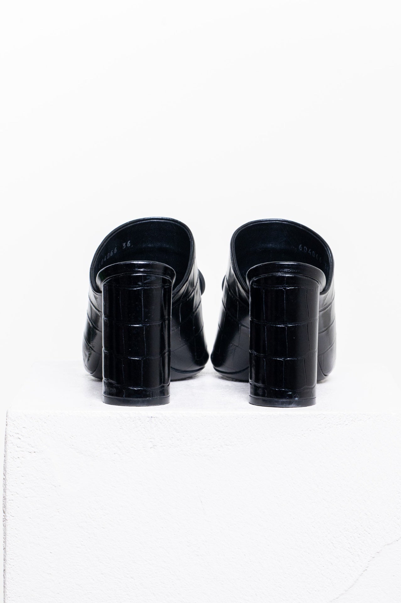 Black Croc Oval BB Sandals
