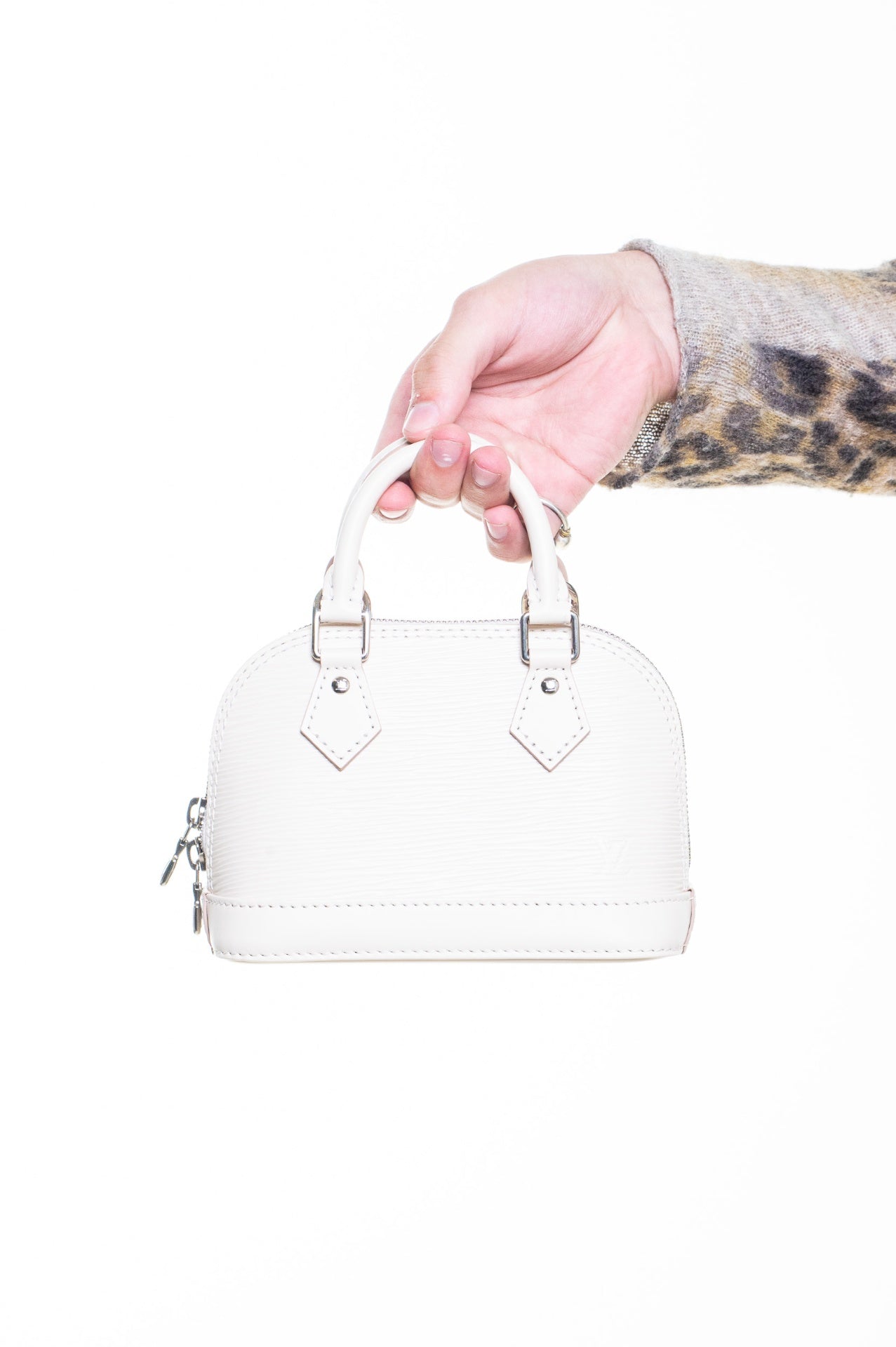 Crème Epi Leather Alma Nano w/ Strap