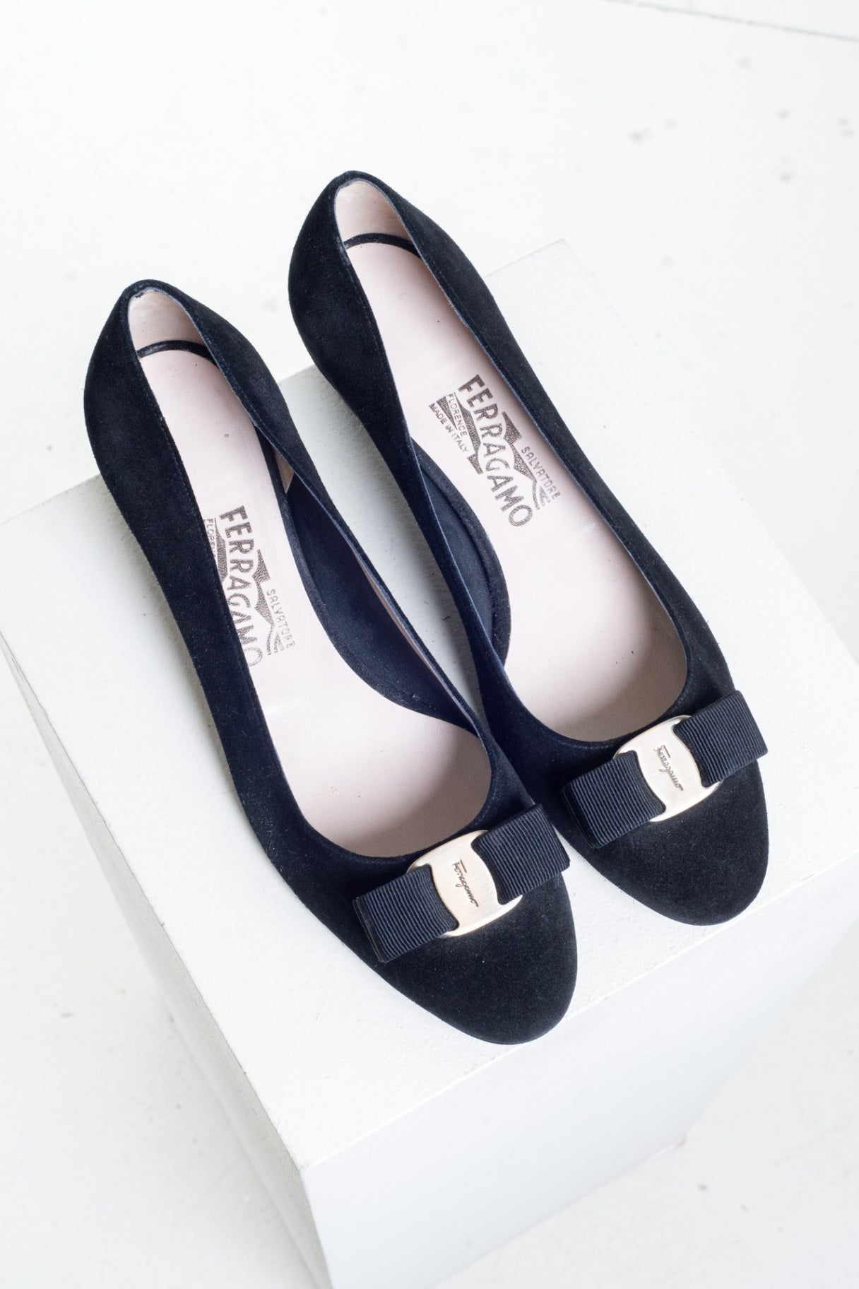 Black Suede Vara Block Heel Pump