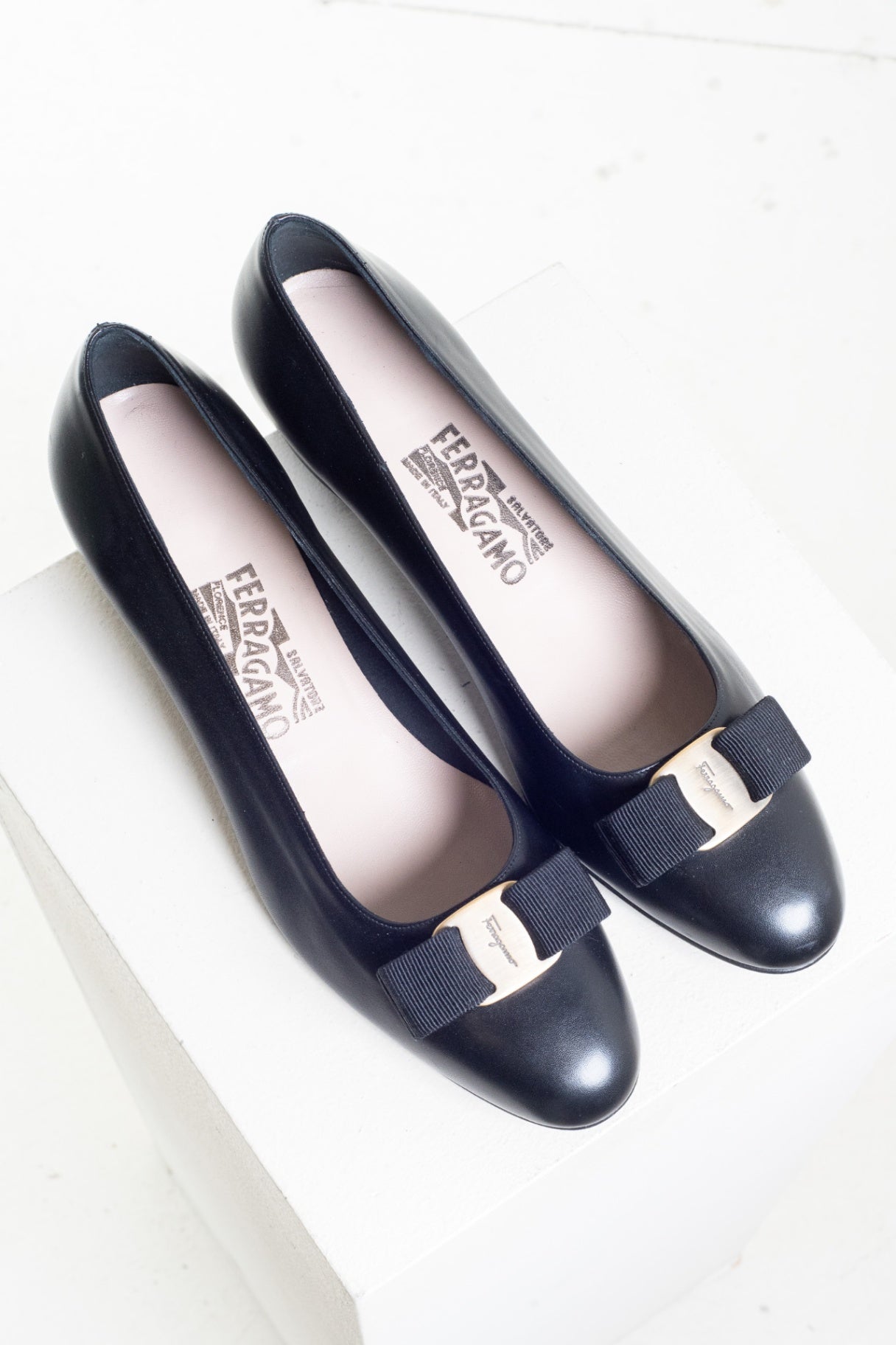 Black Leather Vara Block Heel Pump