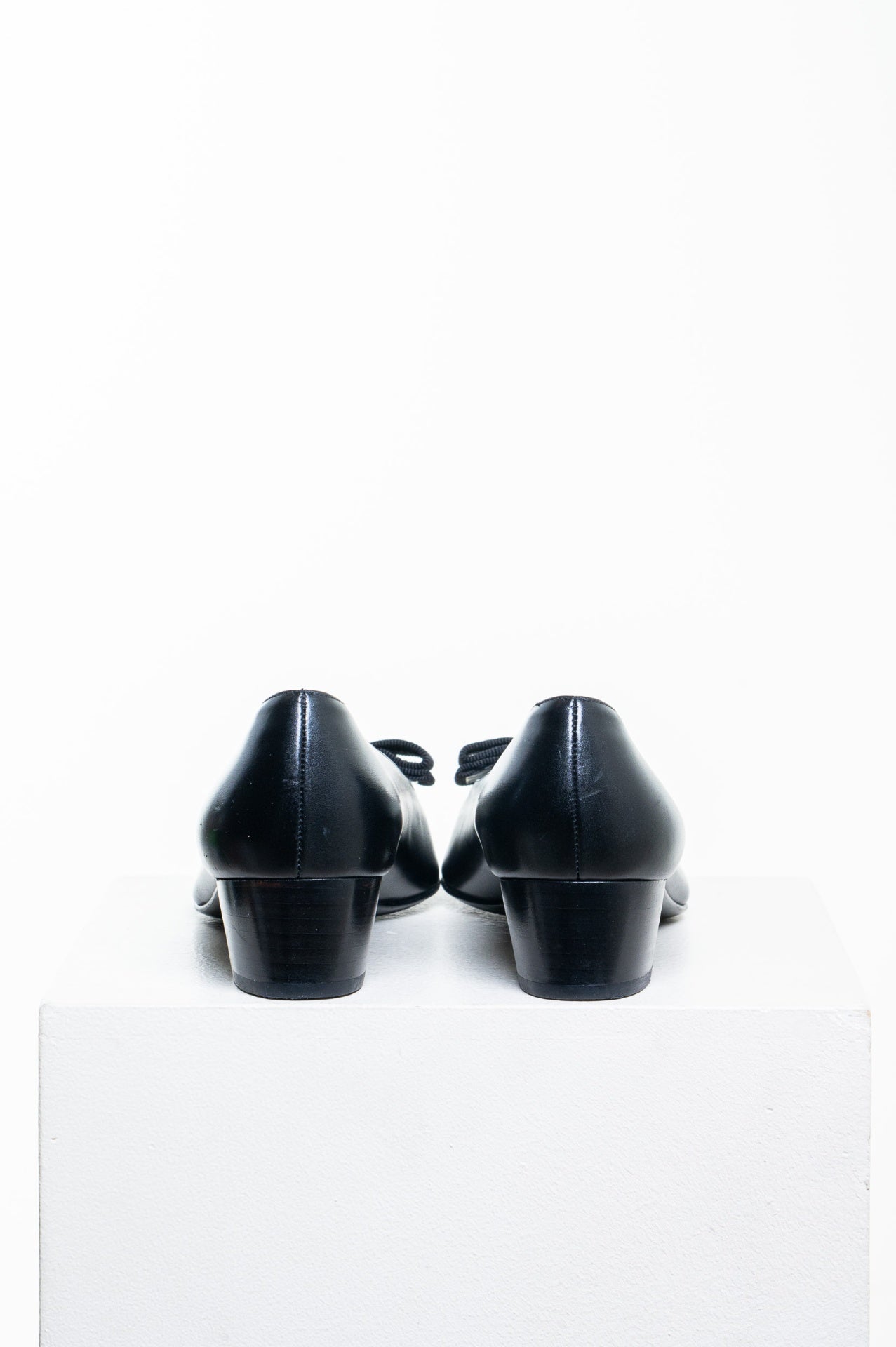 Black Leather Vara Block Heel Pump