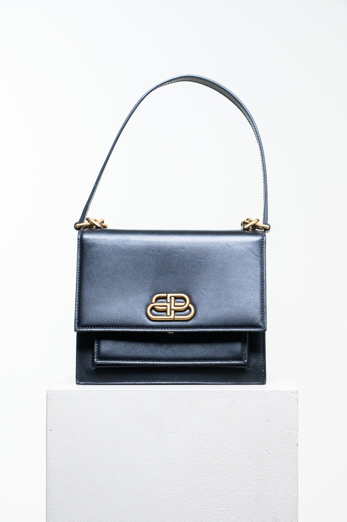 Black Sharp Chain Shoulder Bag