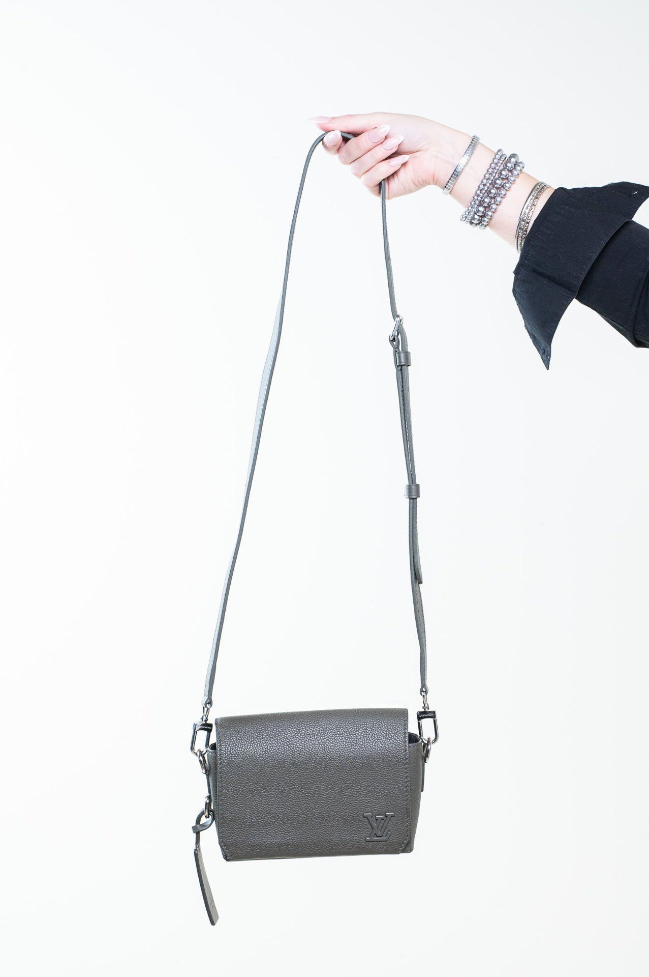 Gray Calfskin Aerogram Fastline Wearable Wallet
