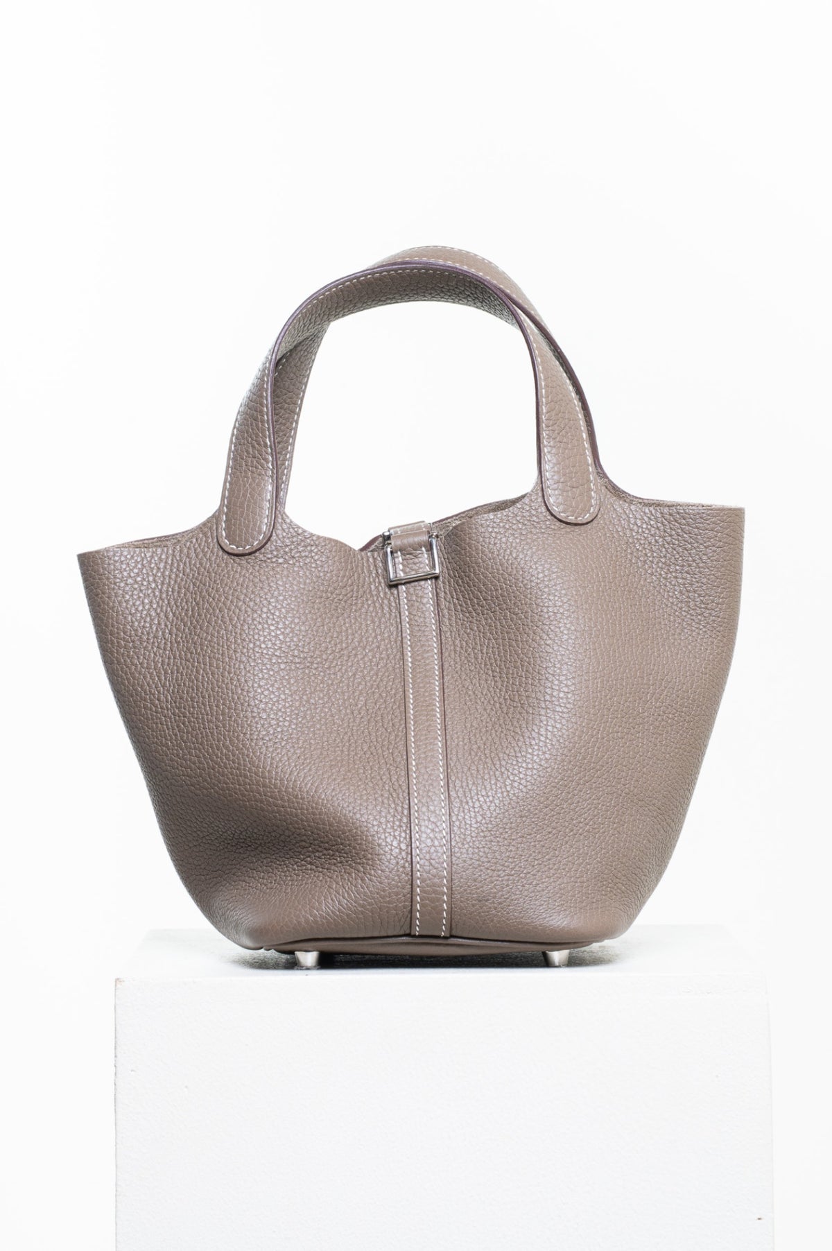 2020 Etoupe Clemence Leather Picotin Lock 18 Bag