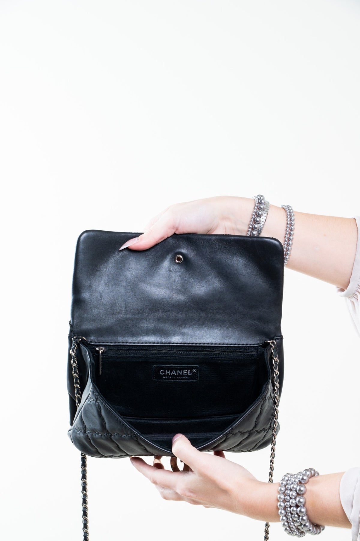 Black Lambskin Hamptons Flap